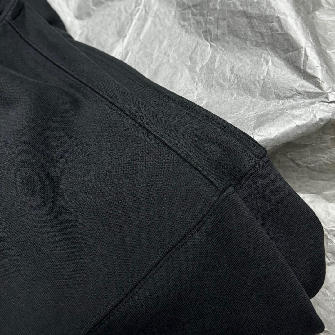 Schwarzer Hoodie