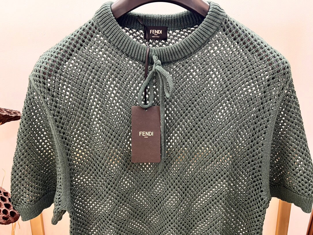 تي شيرت أخضر ورمادي