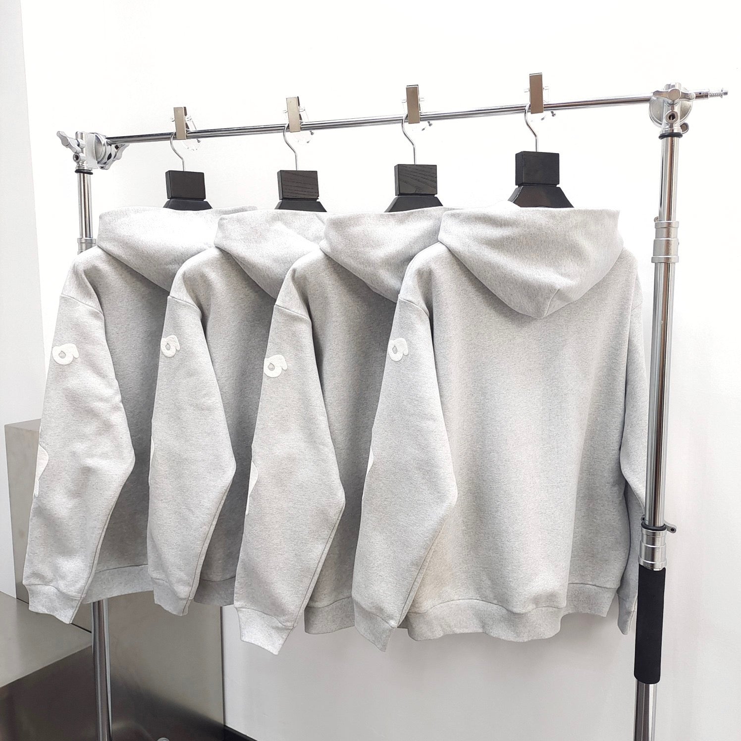 Grauer Hoodie
