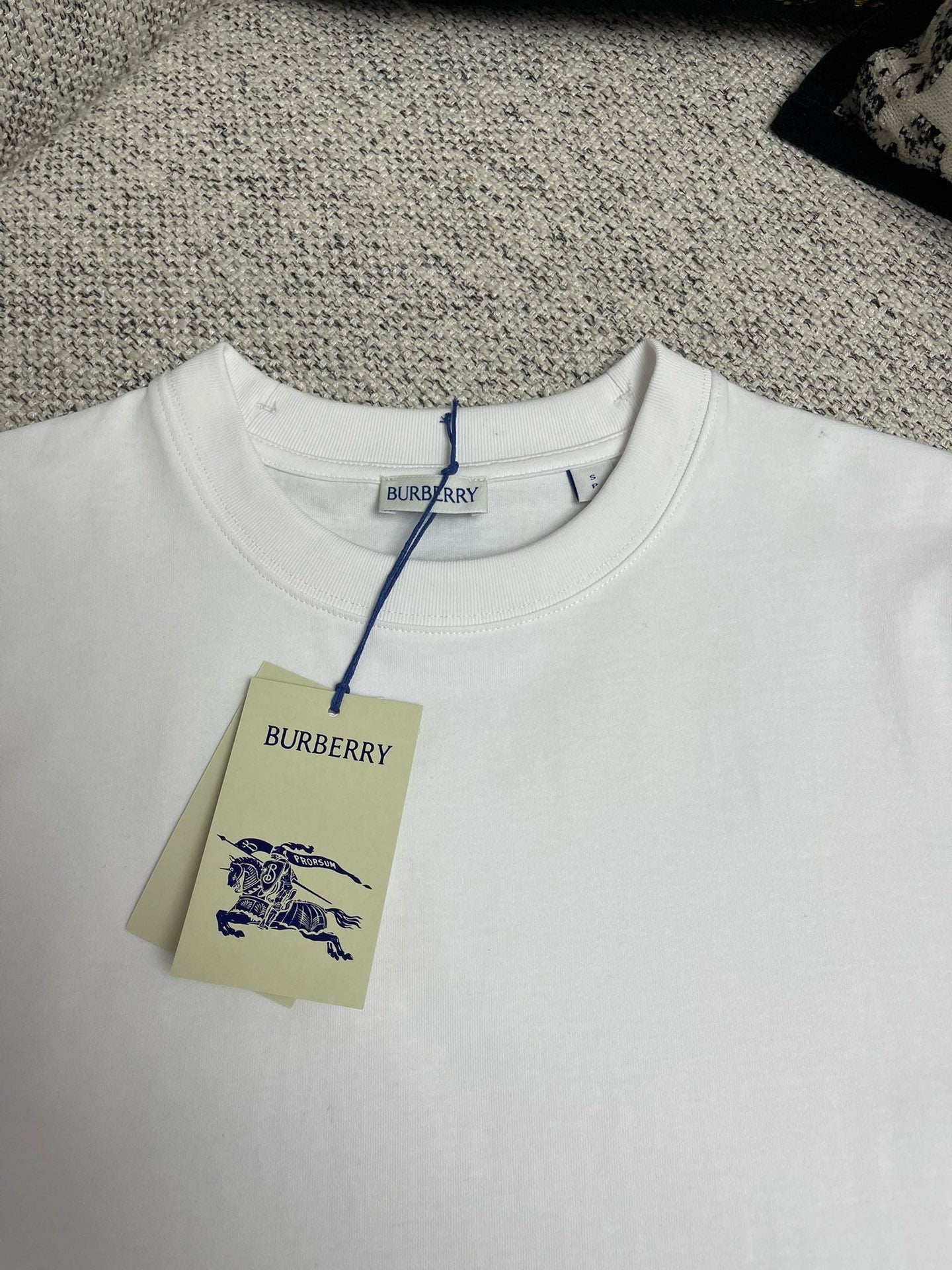 Mehrfarbiges T-Shirt