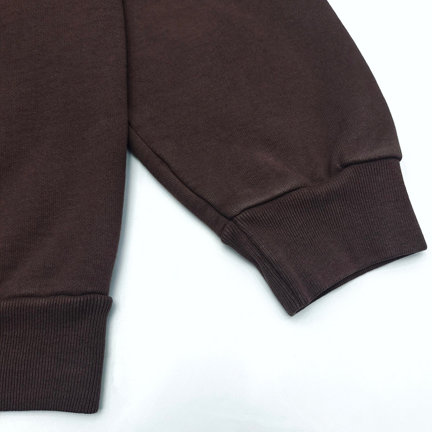 Dunkelschwarzes Sweatshirt