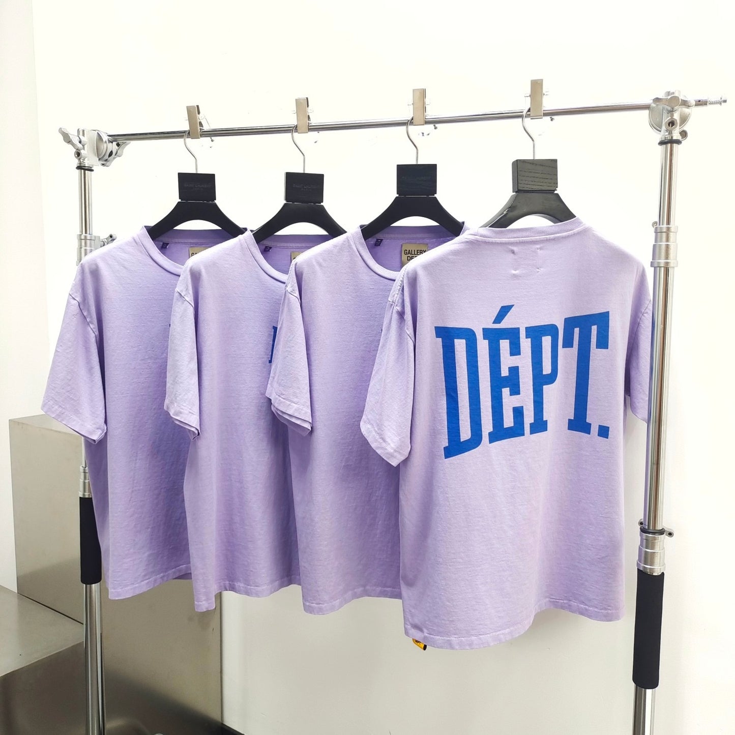 Himmelblaues T-Shirt