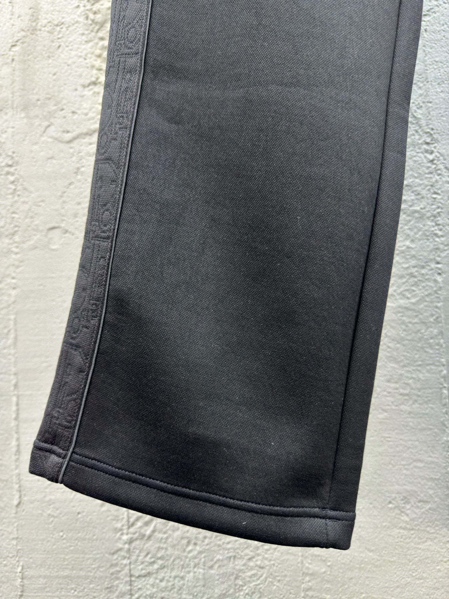 Schwarze Hosen