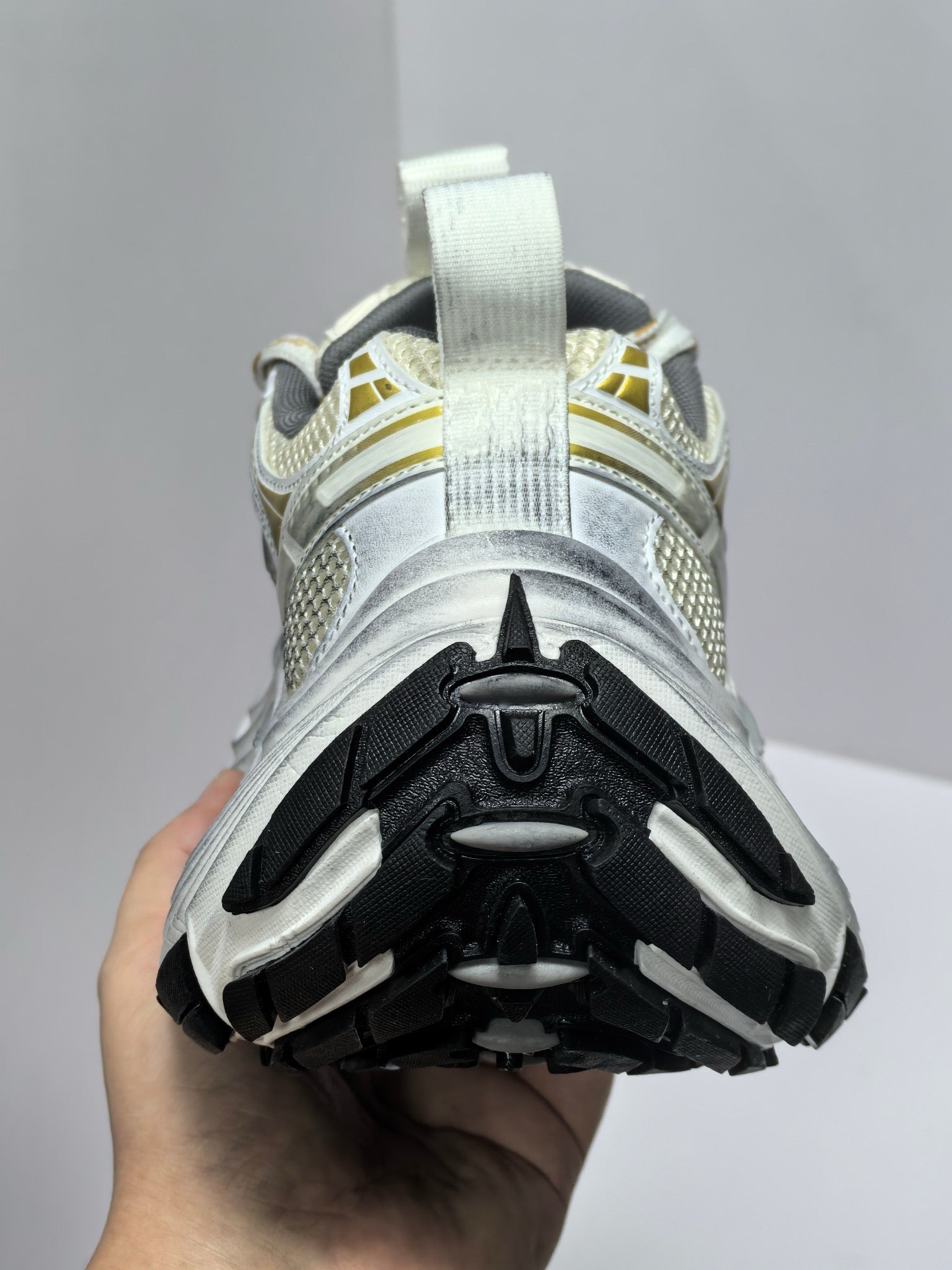 Mehrfarbige Schuhe