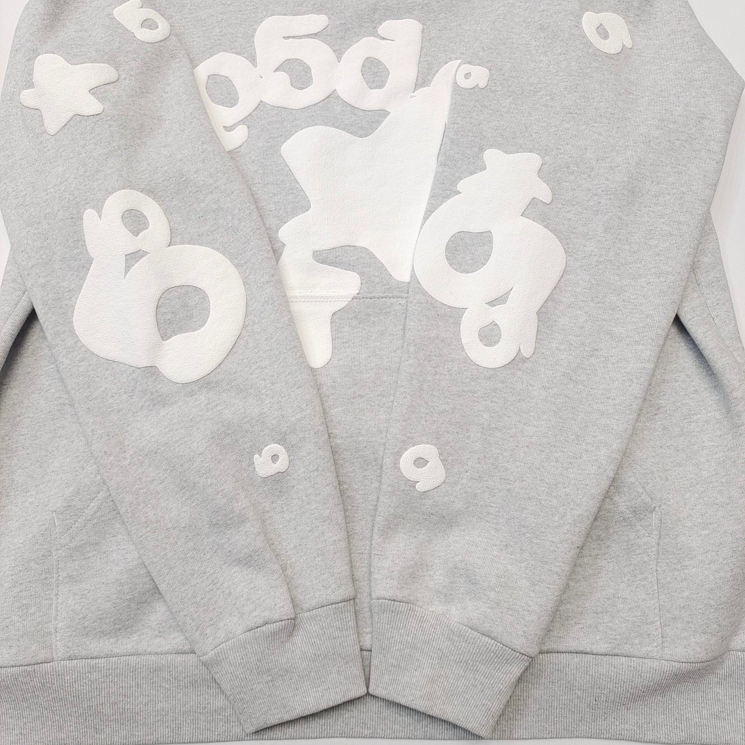 Grauer Hoodie
