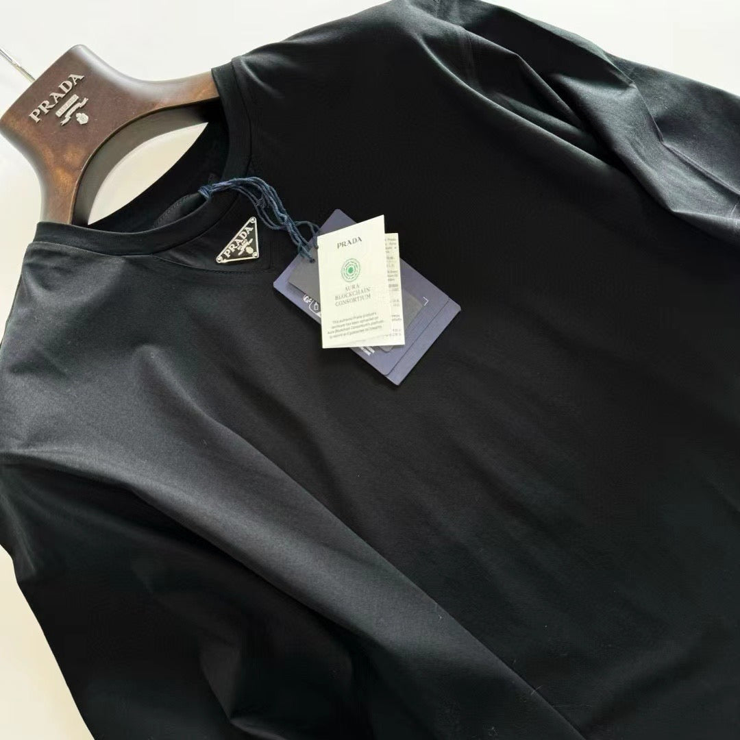 Black and White T-shirt - FashionHype.xyz