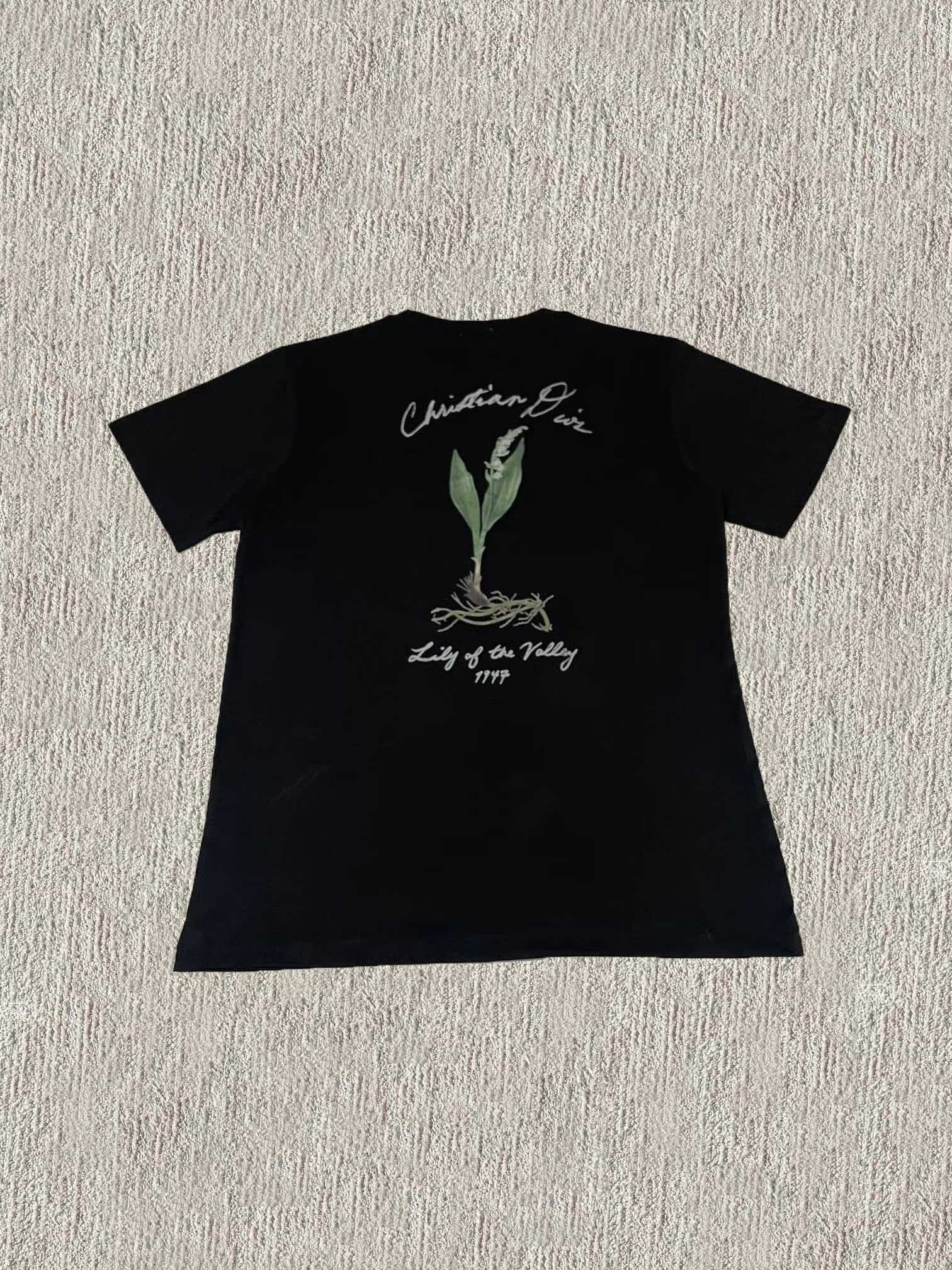 Black and White T-shirt - FashionHype.xyz