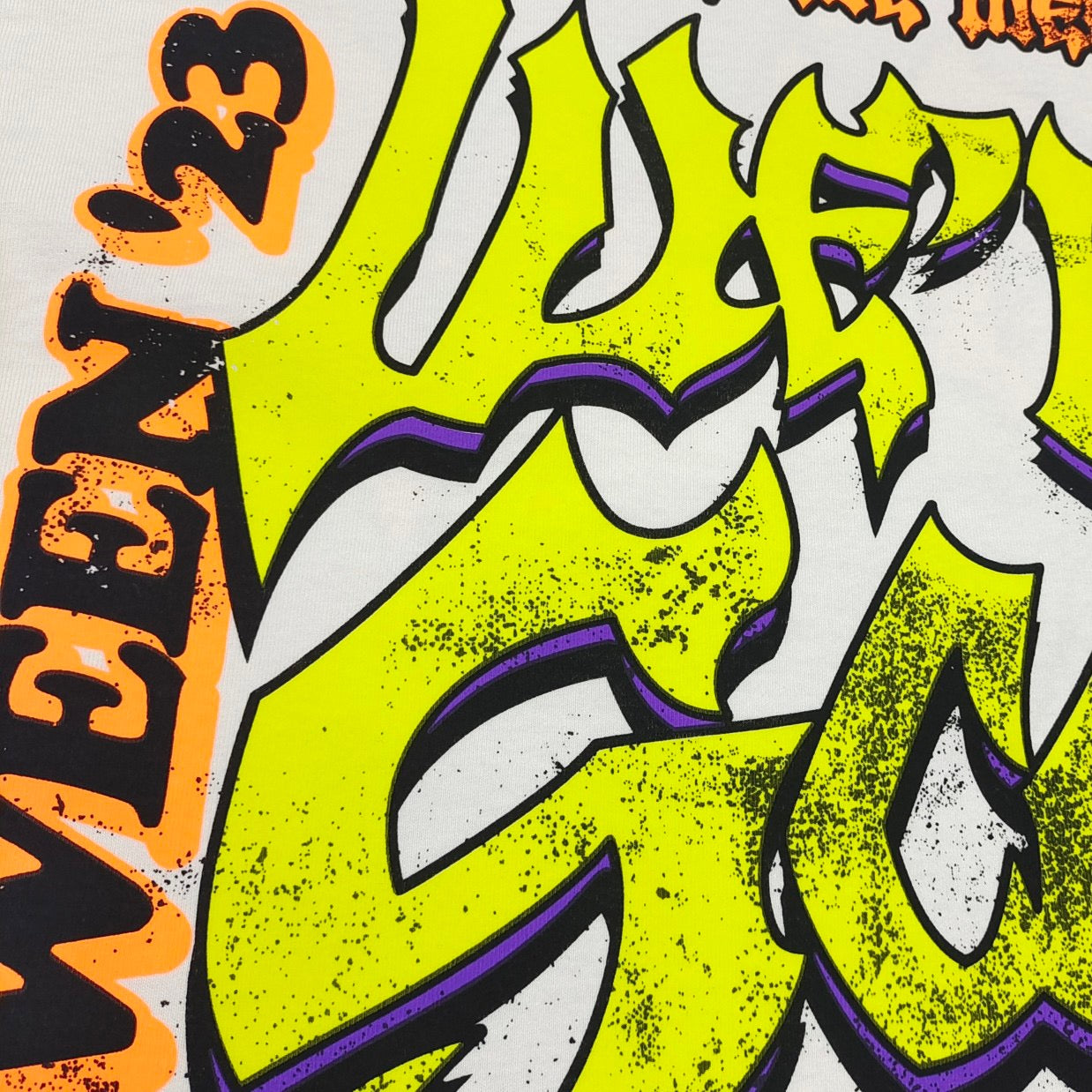 weißes T-Shirt