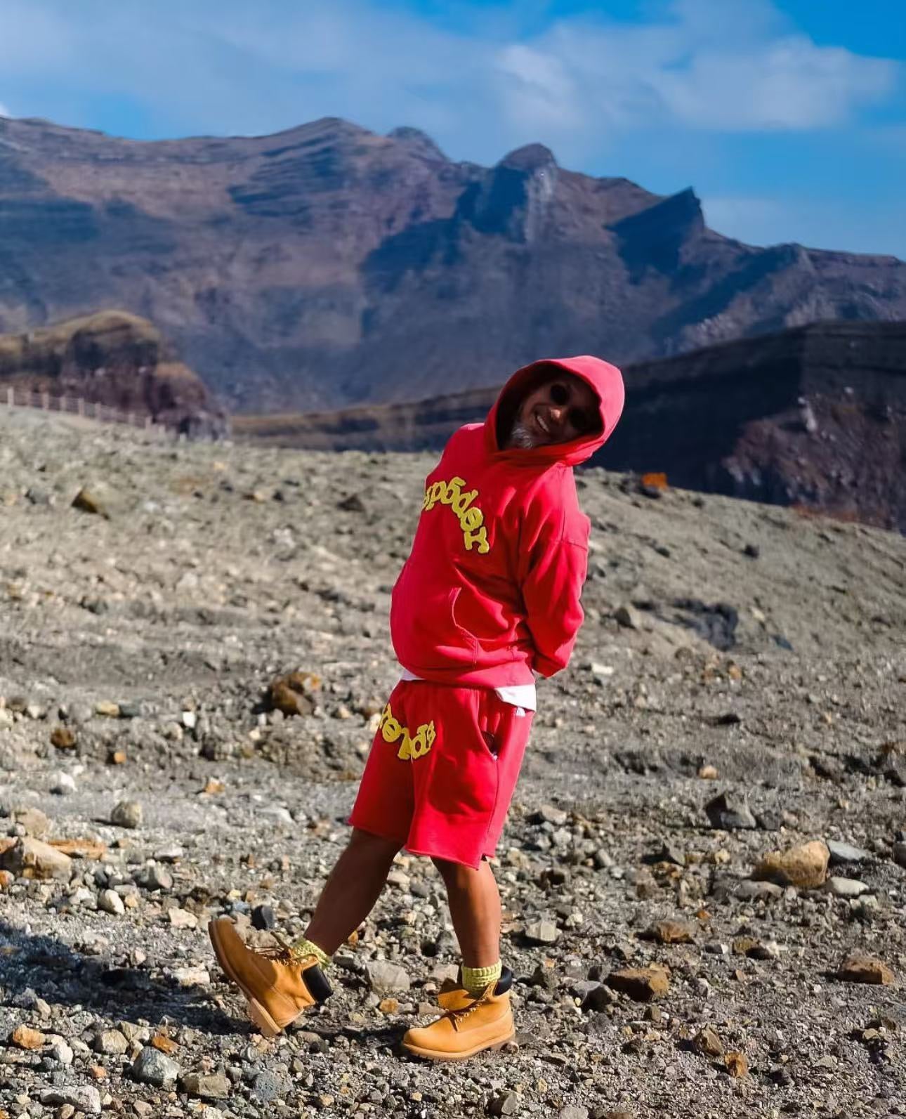Rote Shorts