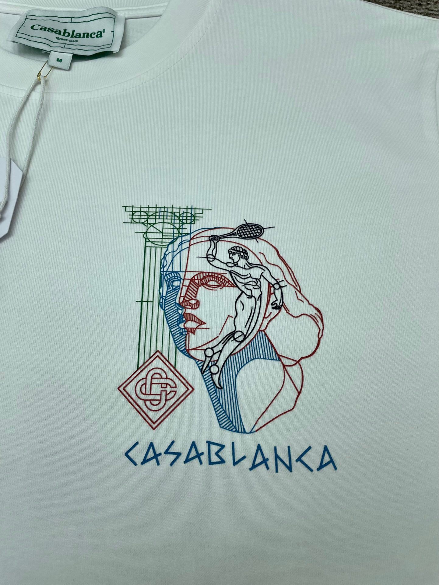 Schwarz-weißes T-Shirt