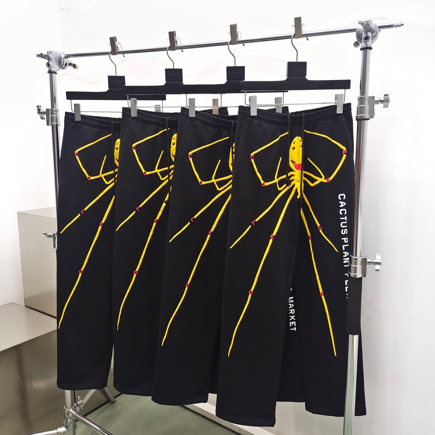 Schwarze Hosen