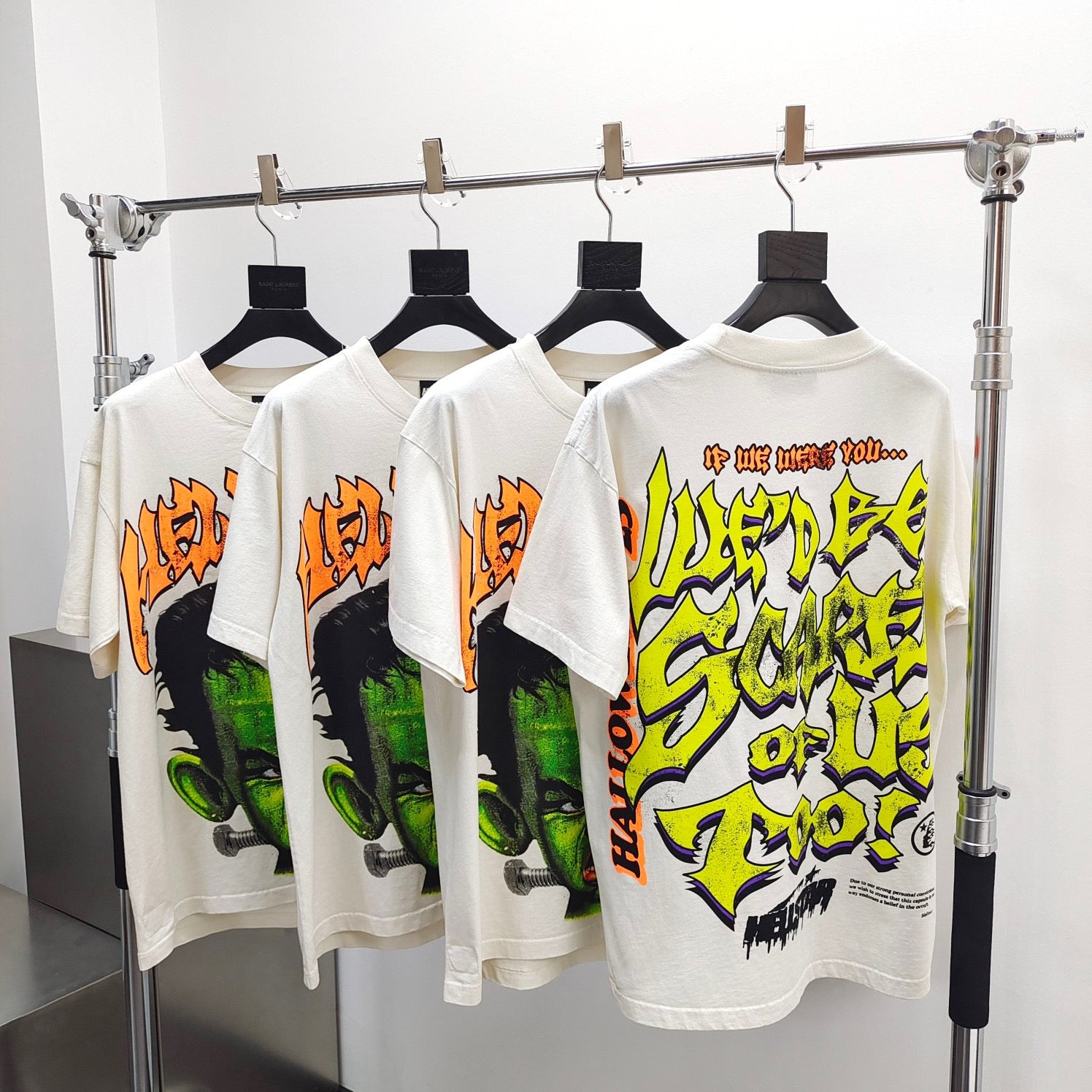 weißes T-Shirt
