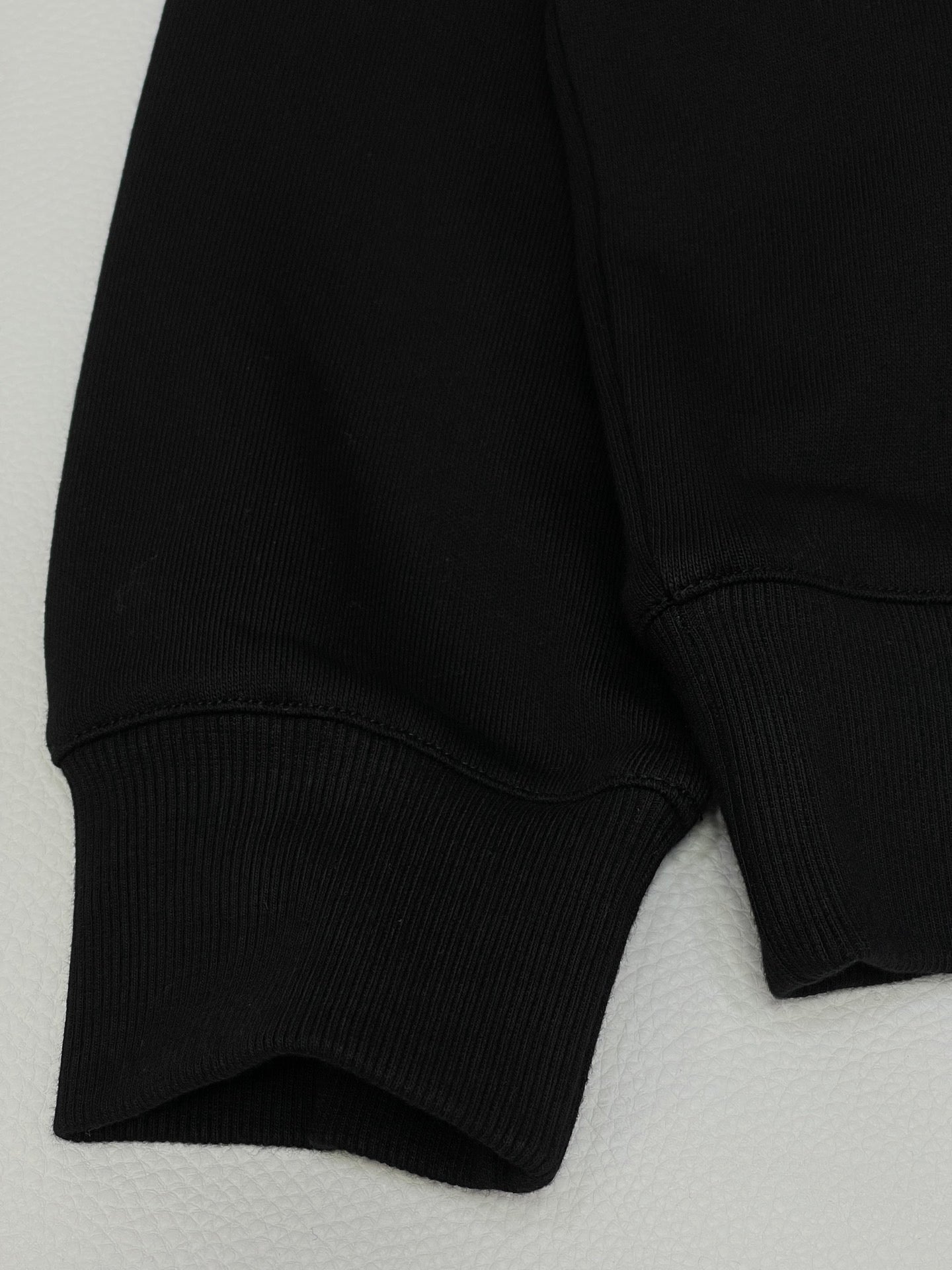 Schwarz-weißes Trikot