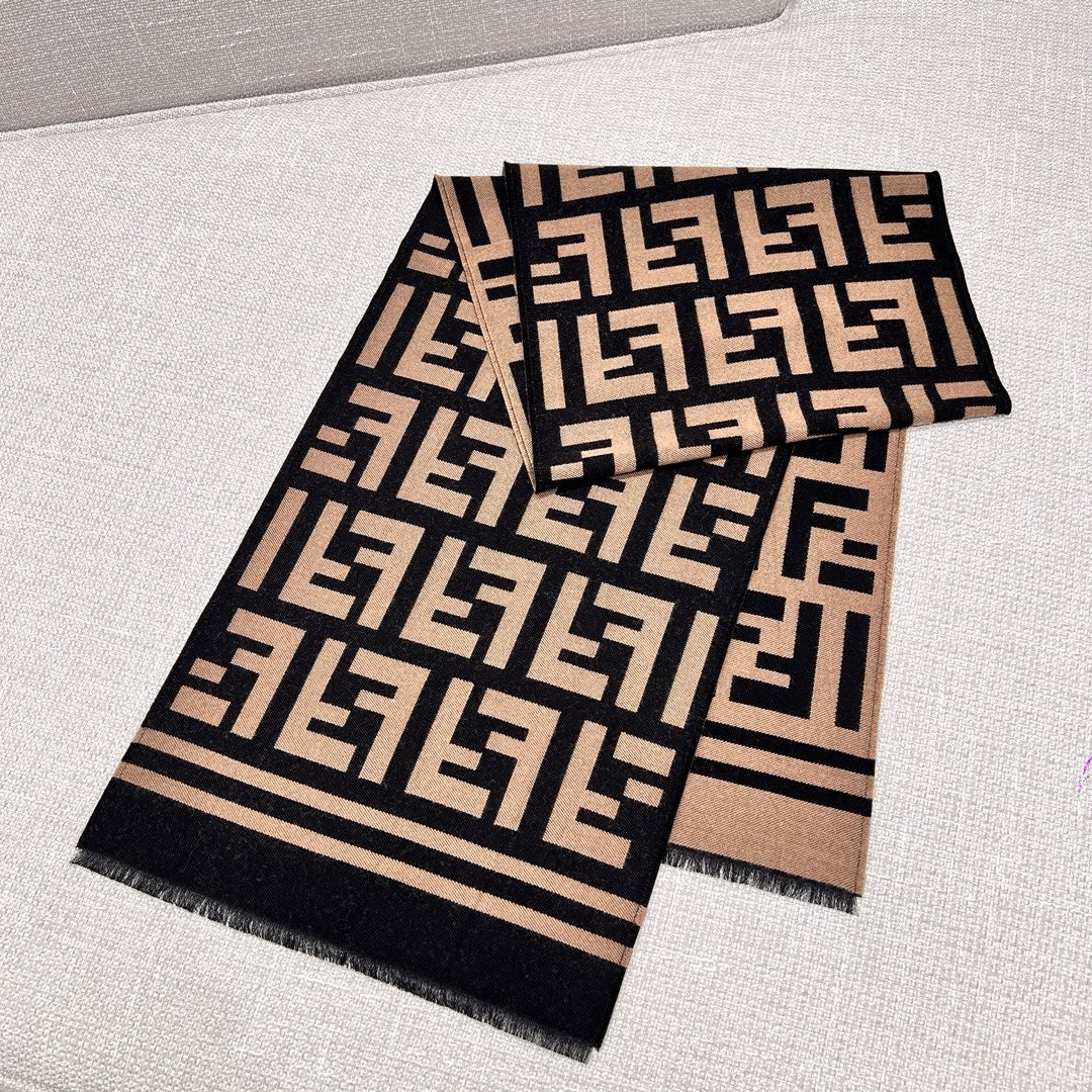 Schwarzer Khaki Schal