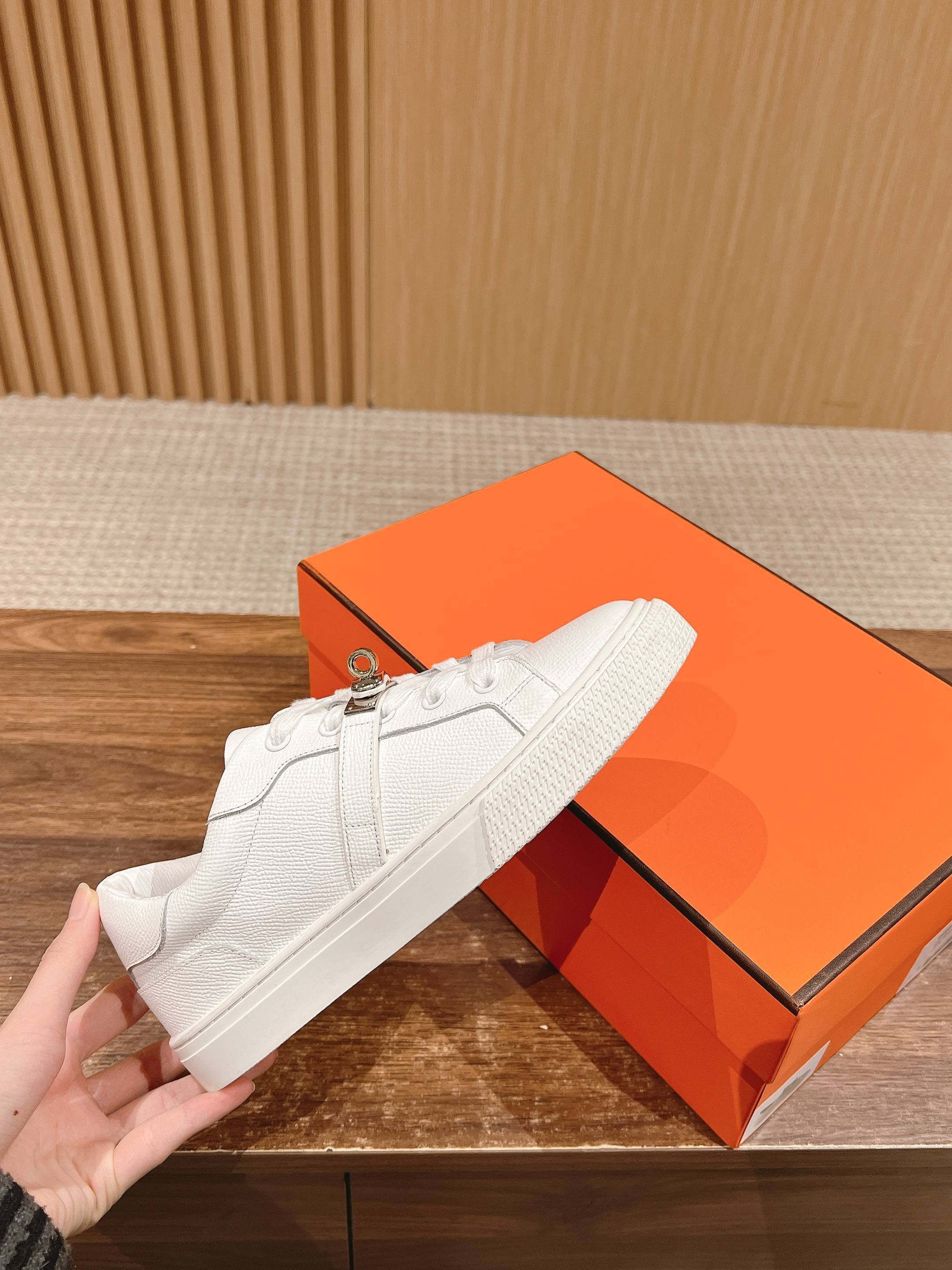 Mehrfarbige Schuhe