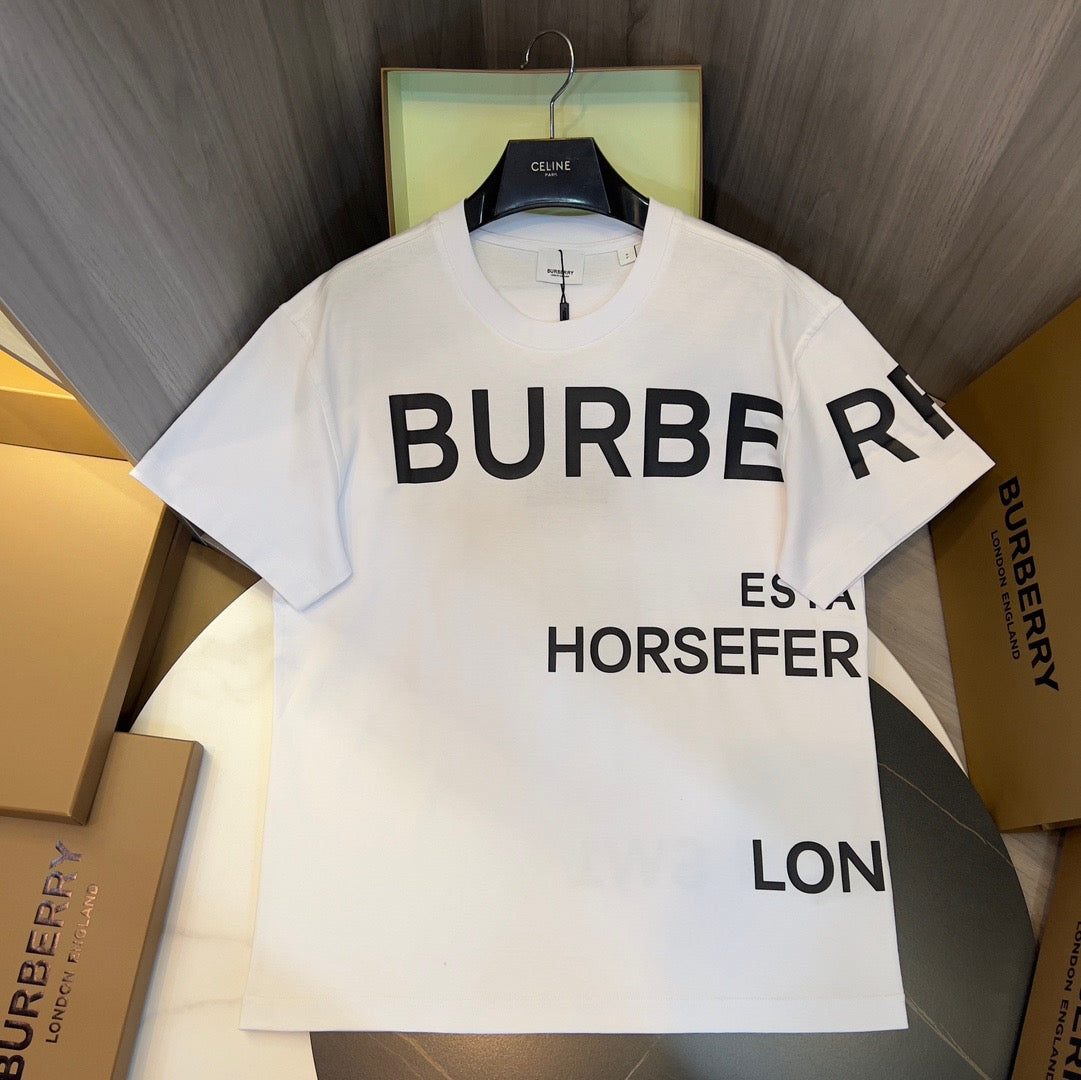 Schwarz-weißes T-Shirt