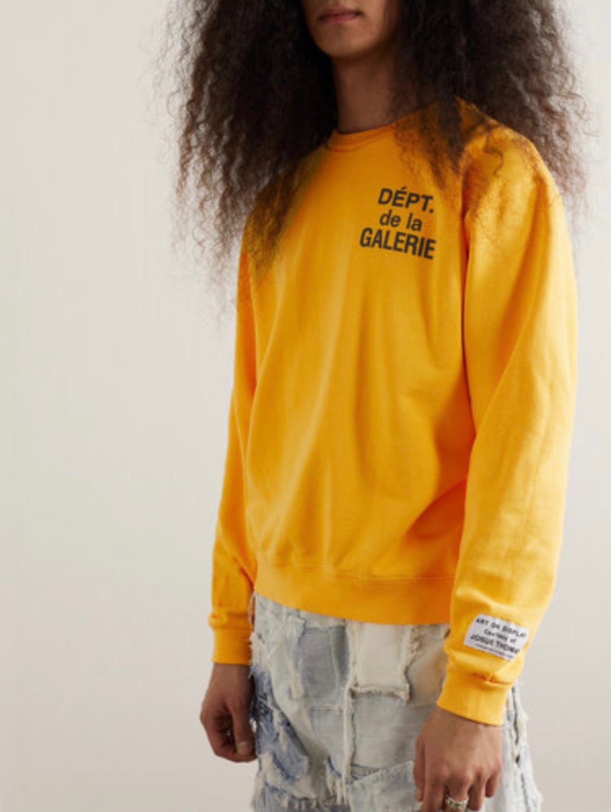 Gelbes Sweatshirt