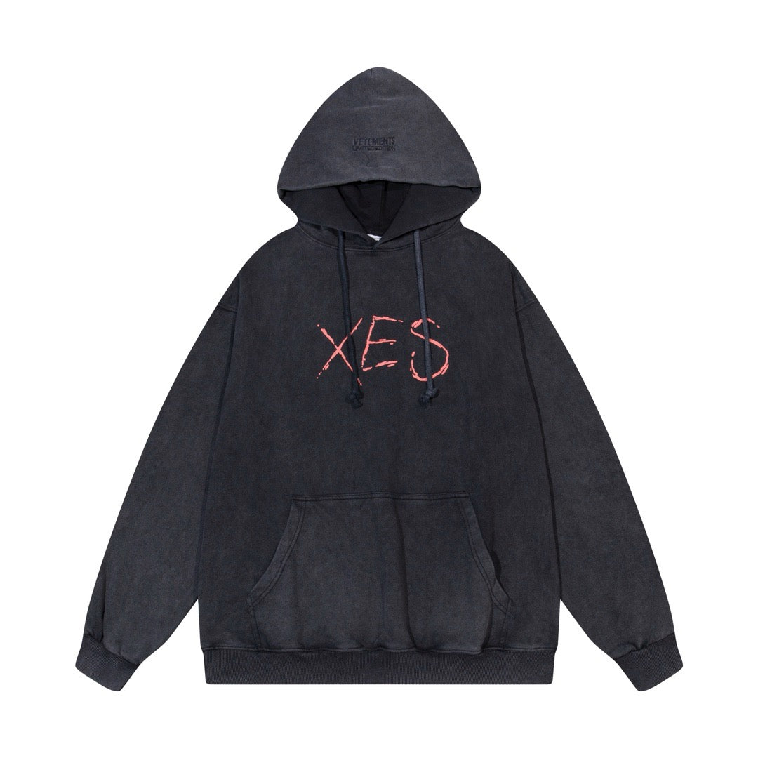 Dunkelschwarzer Hoodie