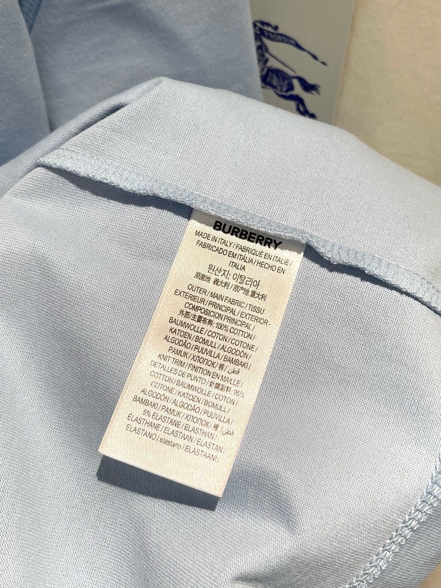 Mehrfarbiges T-Shirt