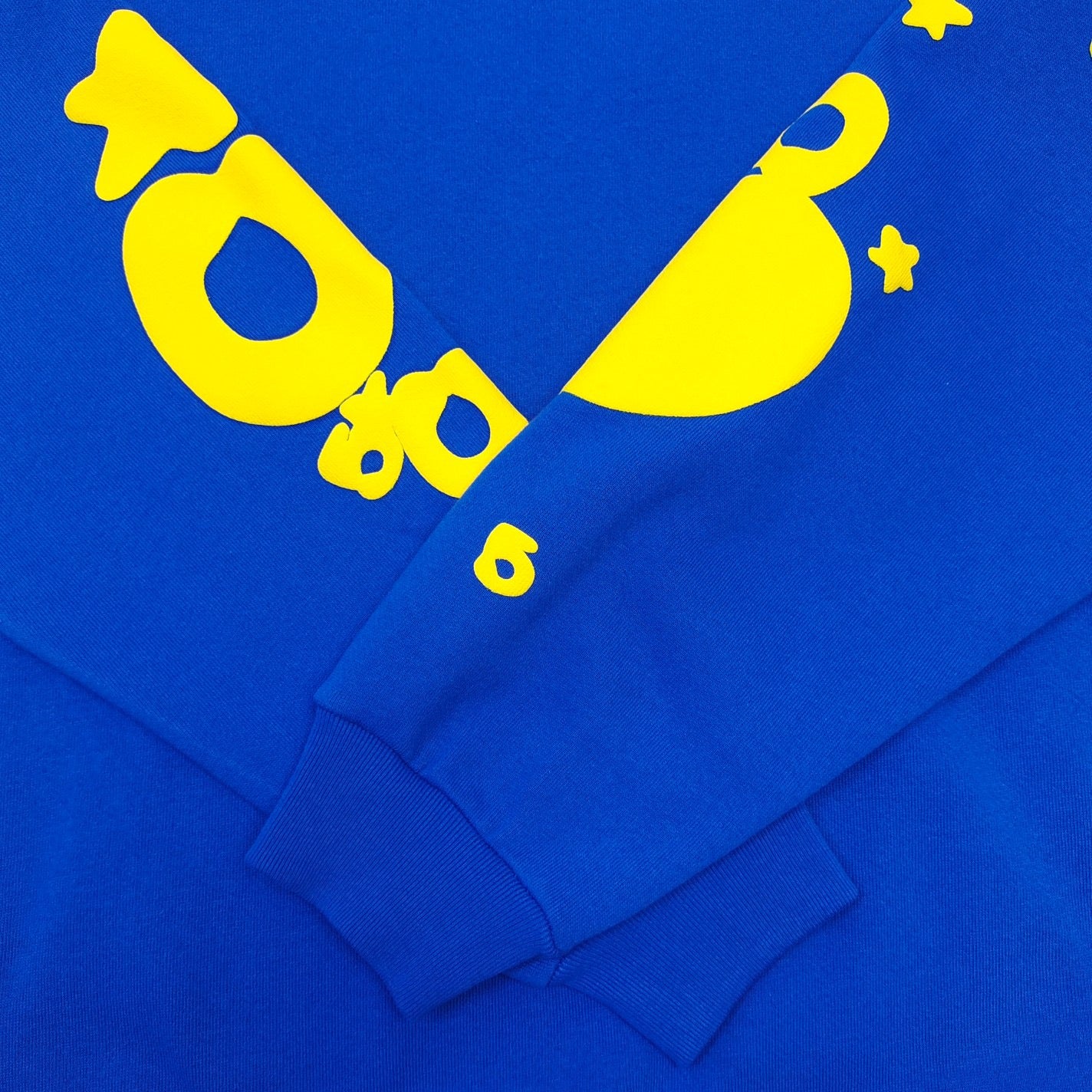 Blauer Hoodie