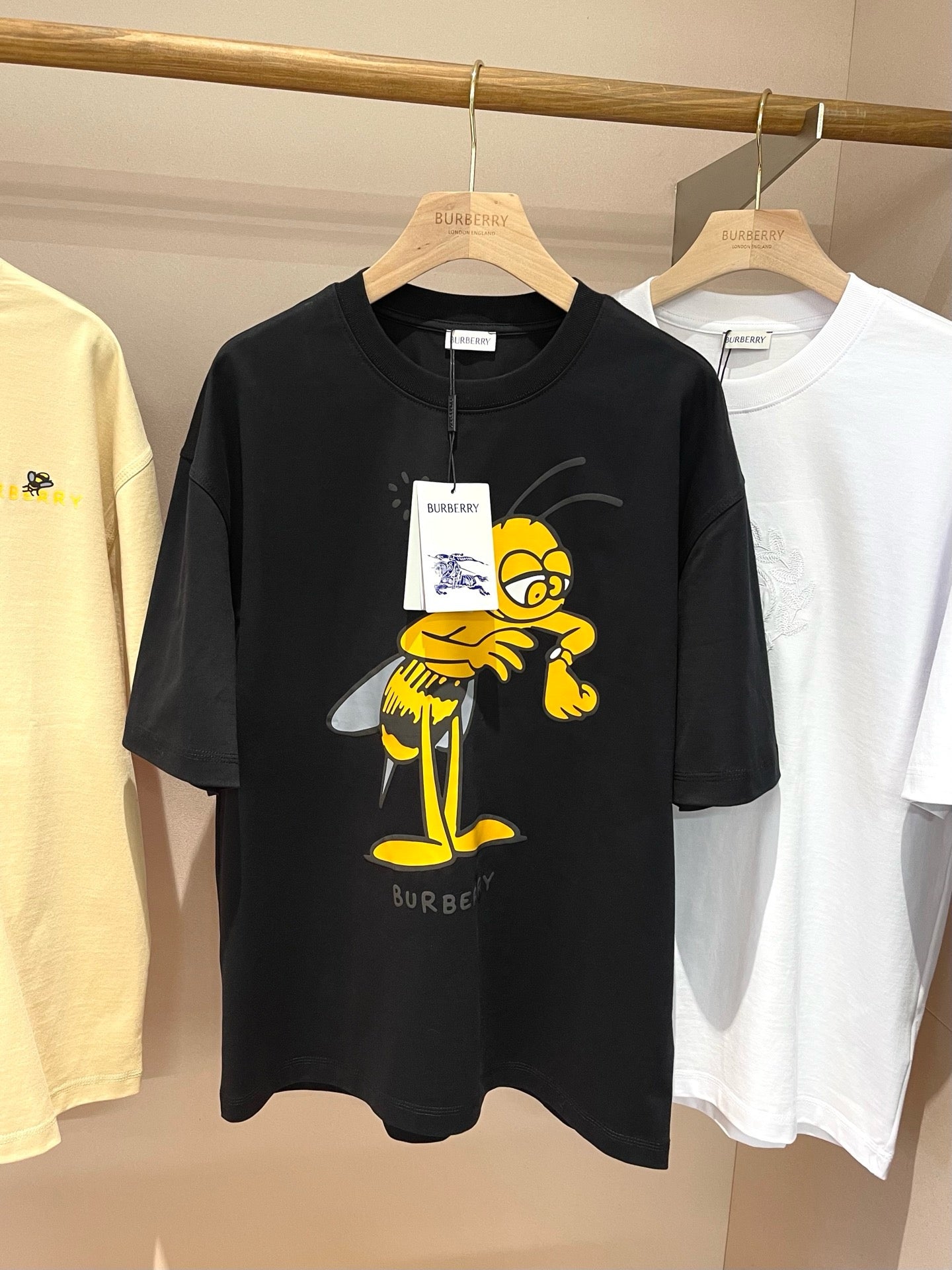 Black T-Shirt - FashionHype.xyz