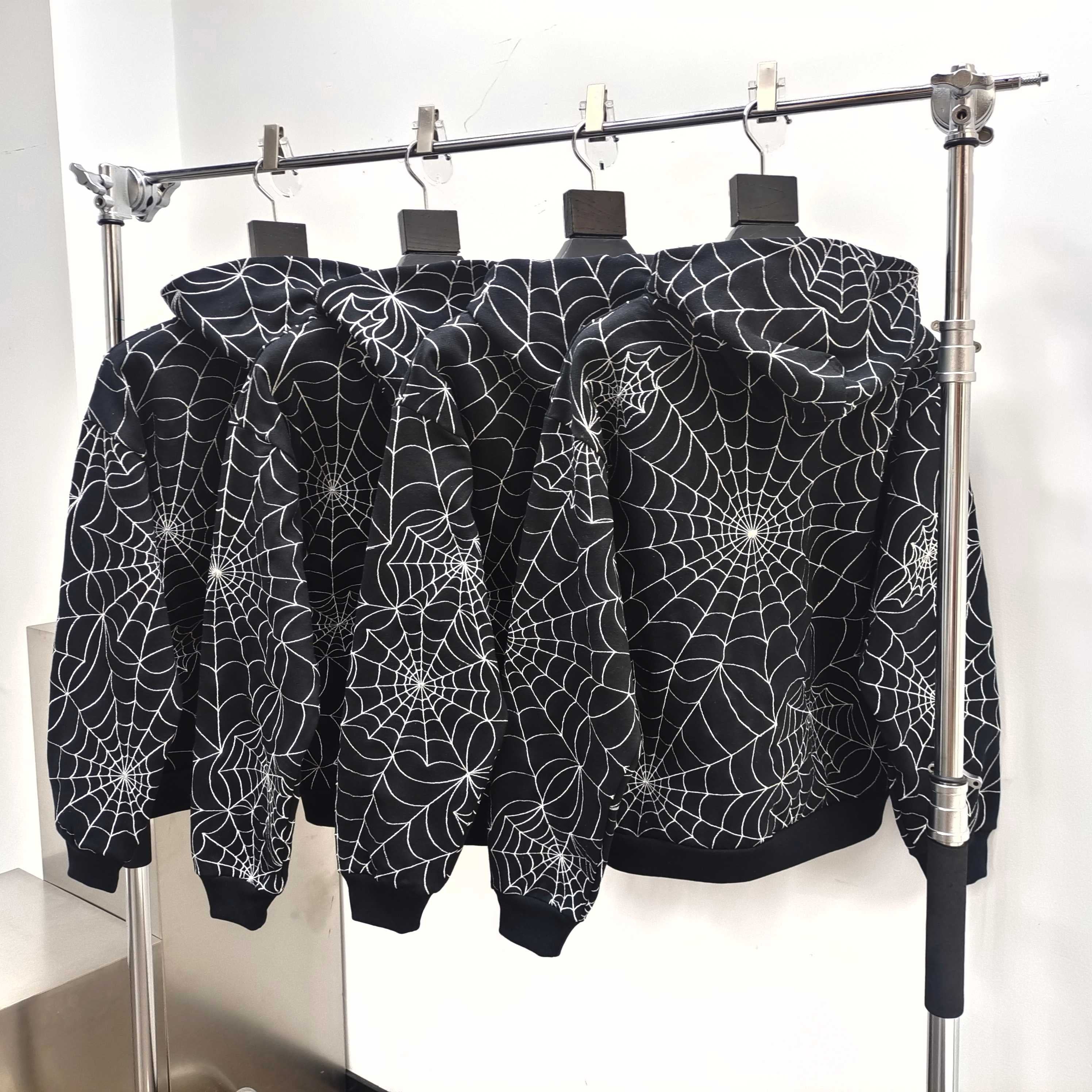 Schwarzer Hoodie