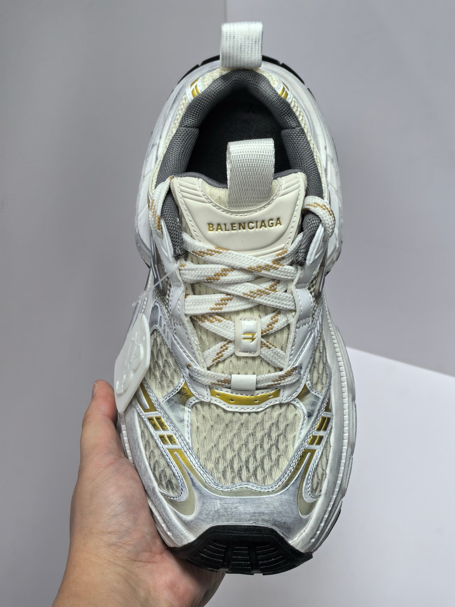 Mehrfarbige Schuhe