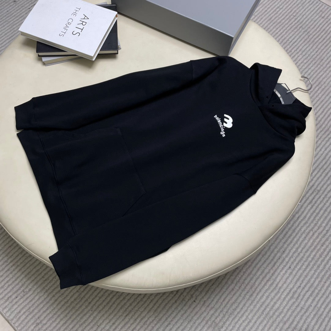 Schwarzer Hoodie