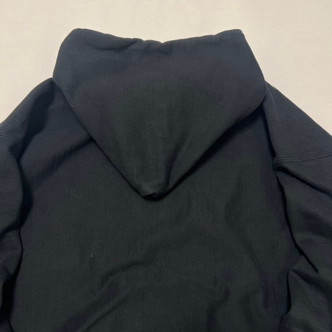 Schwarz-grauer Kapuzenpullover