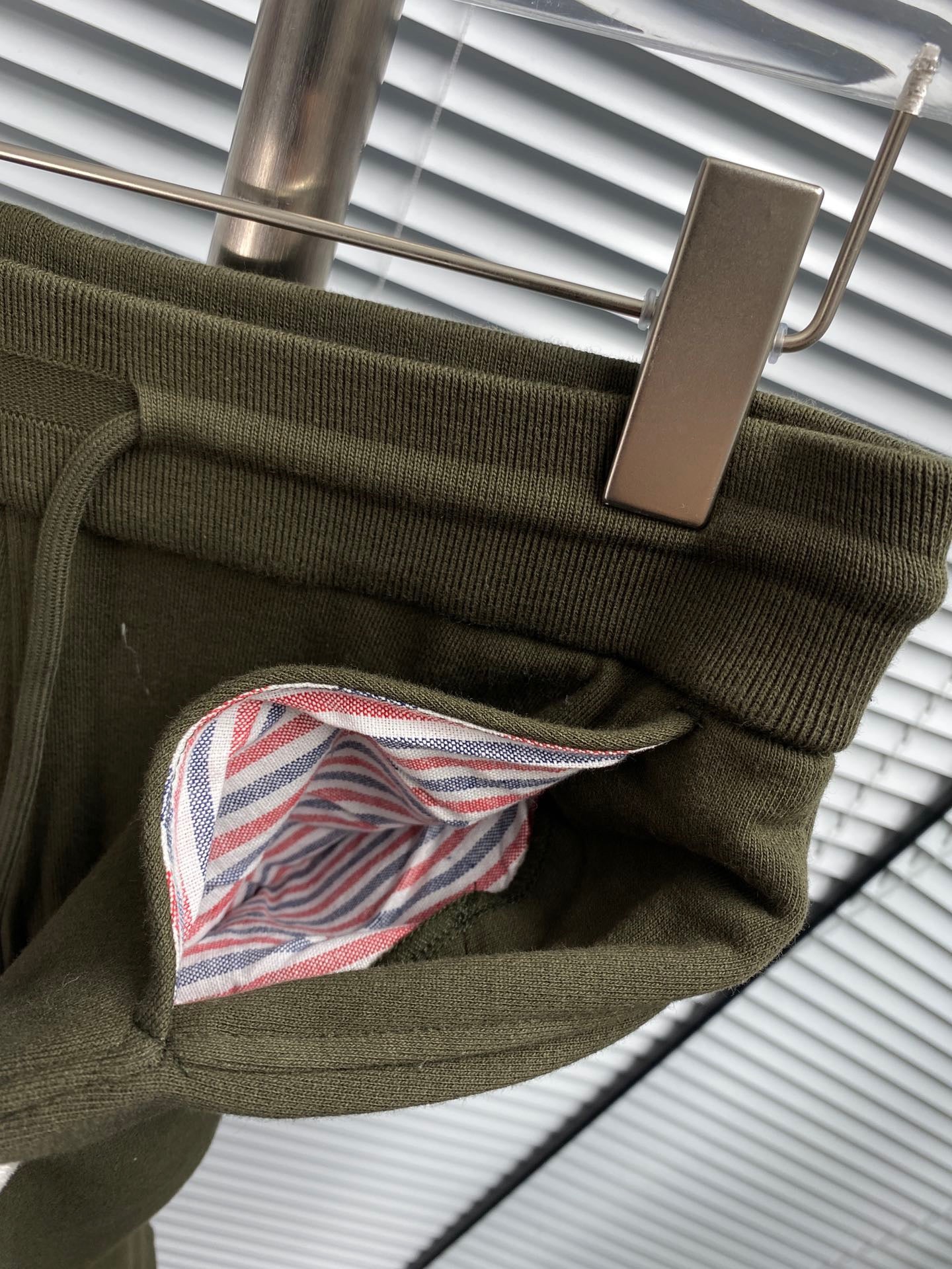 Mehrfarbige Hose