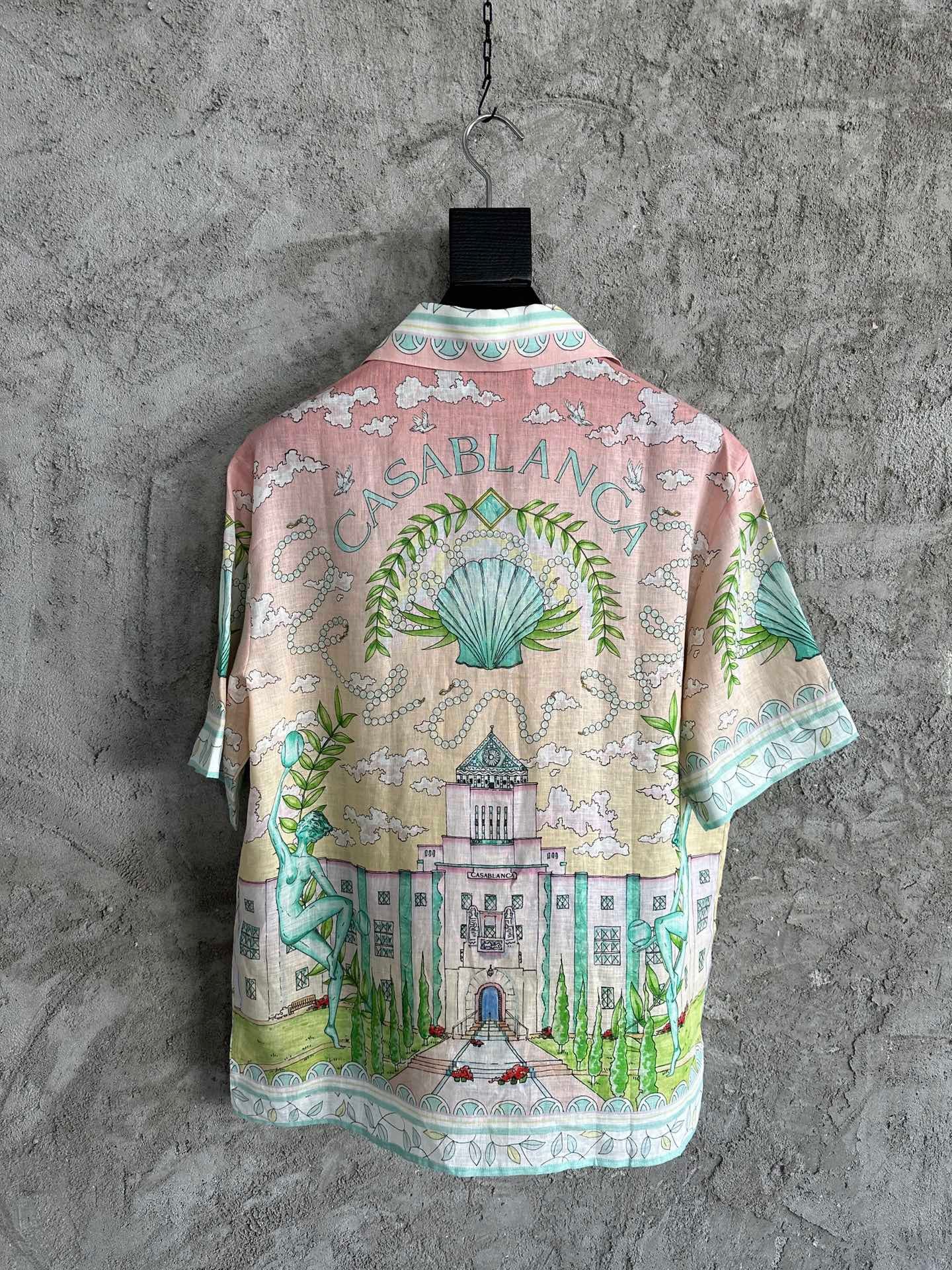 قميص متعدد الألوان