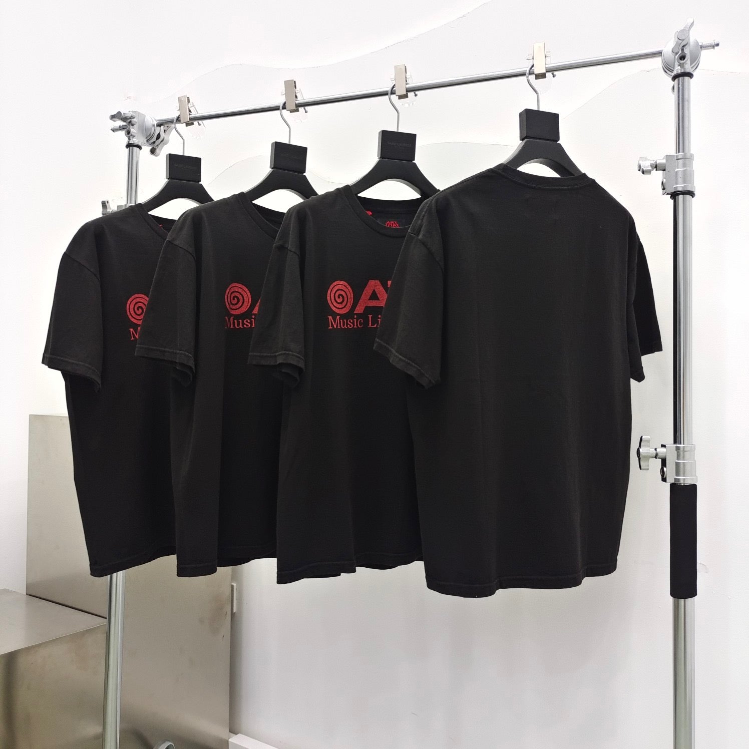 Black T-shirt - FashionHype.xyz