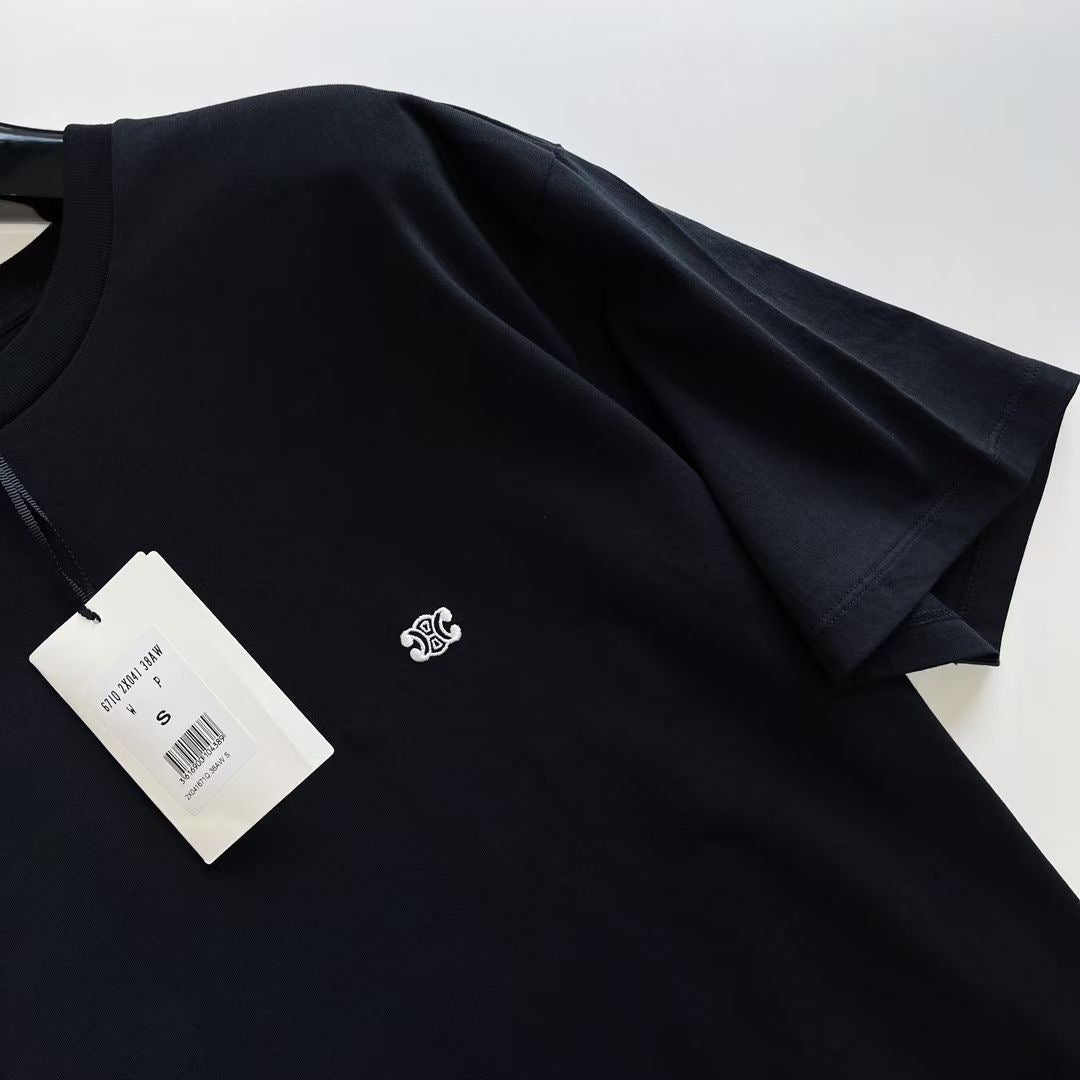Schwarz-weißes T-Shirt