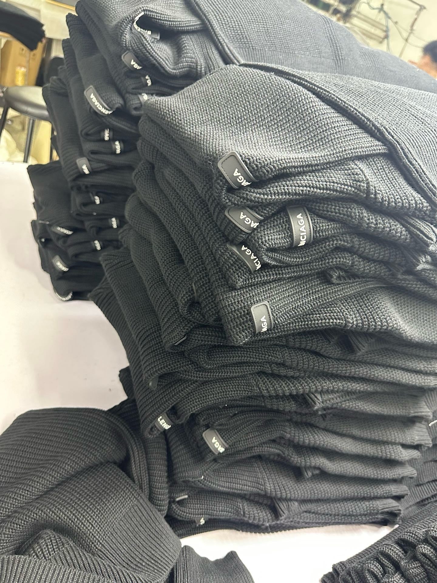 Schwarzes Sweatshirt