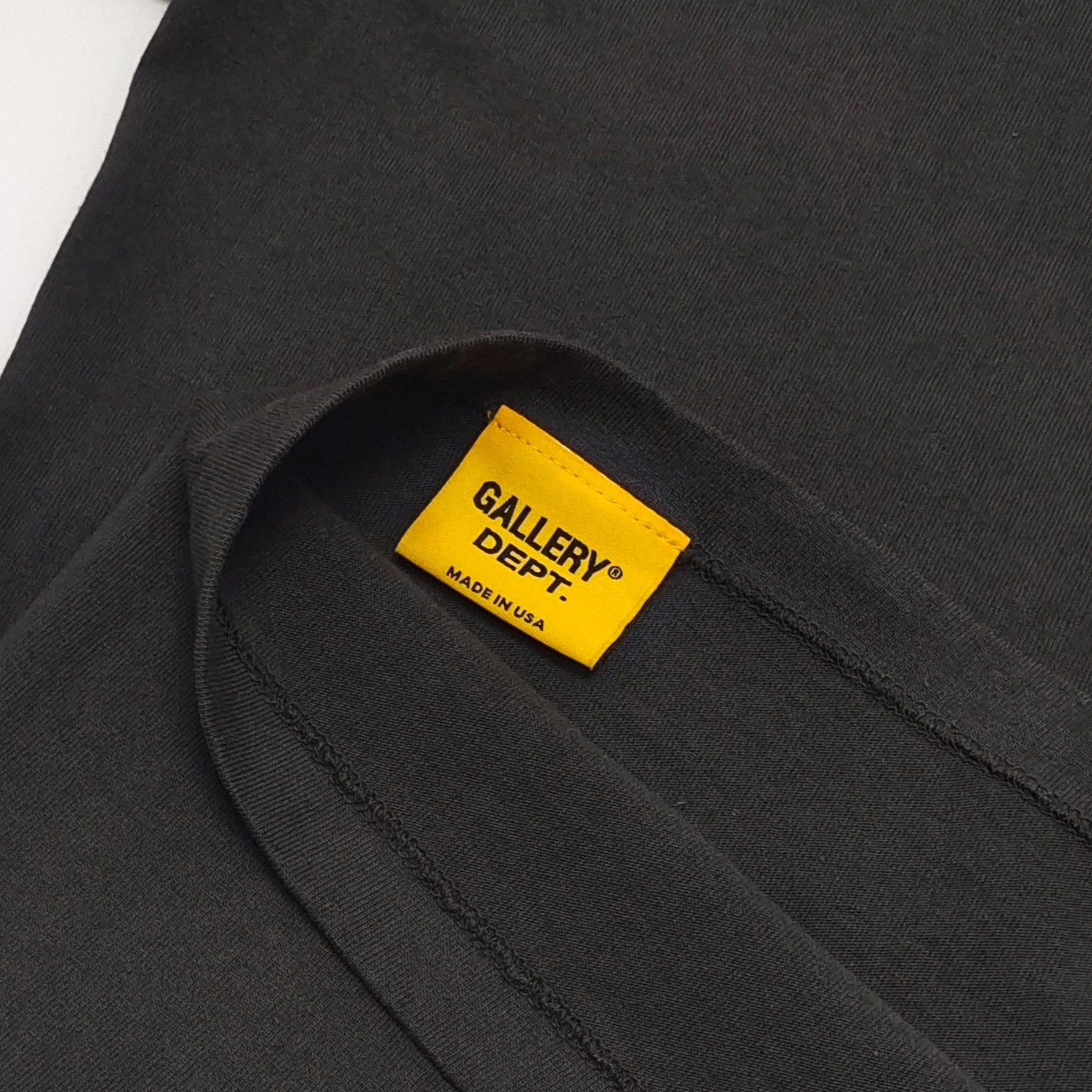 Schwarzes T-Shirt