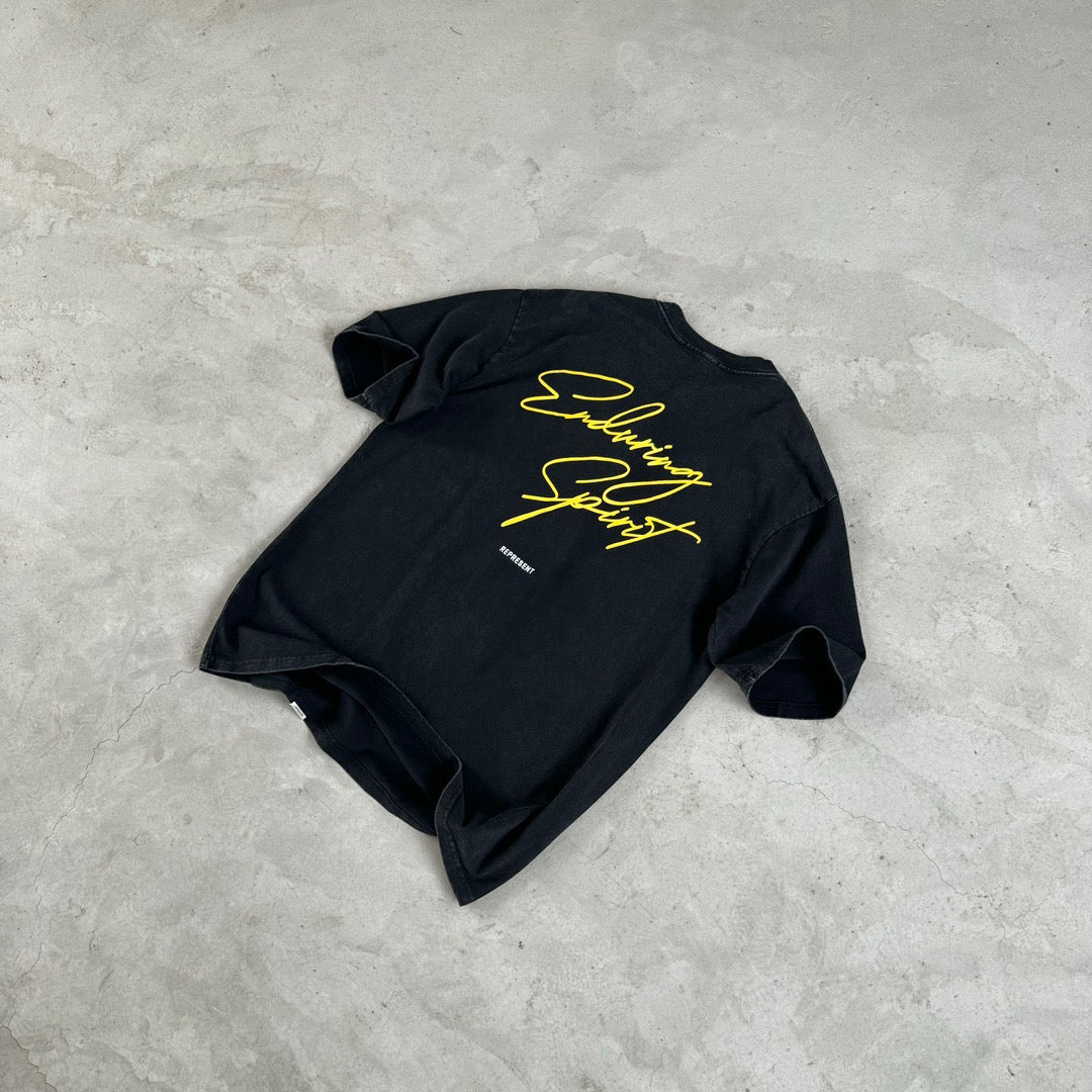 camiseta negra