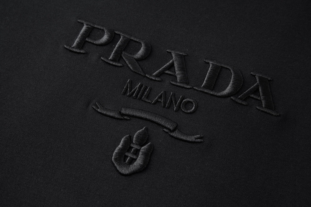 Black and White T-shirt - FashionHype.xyz