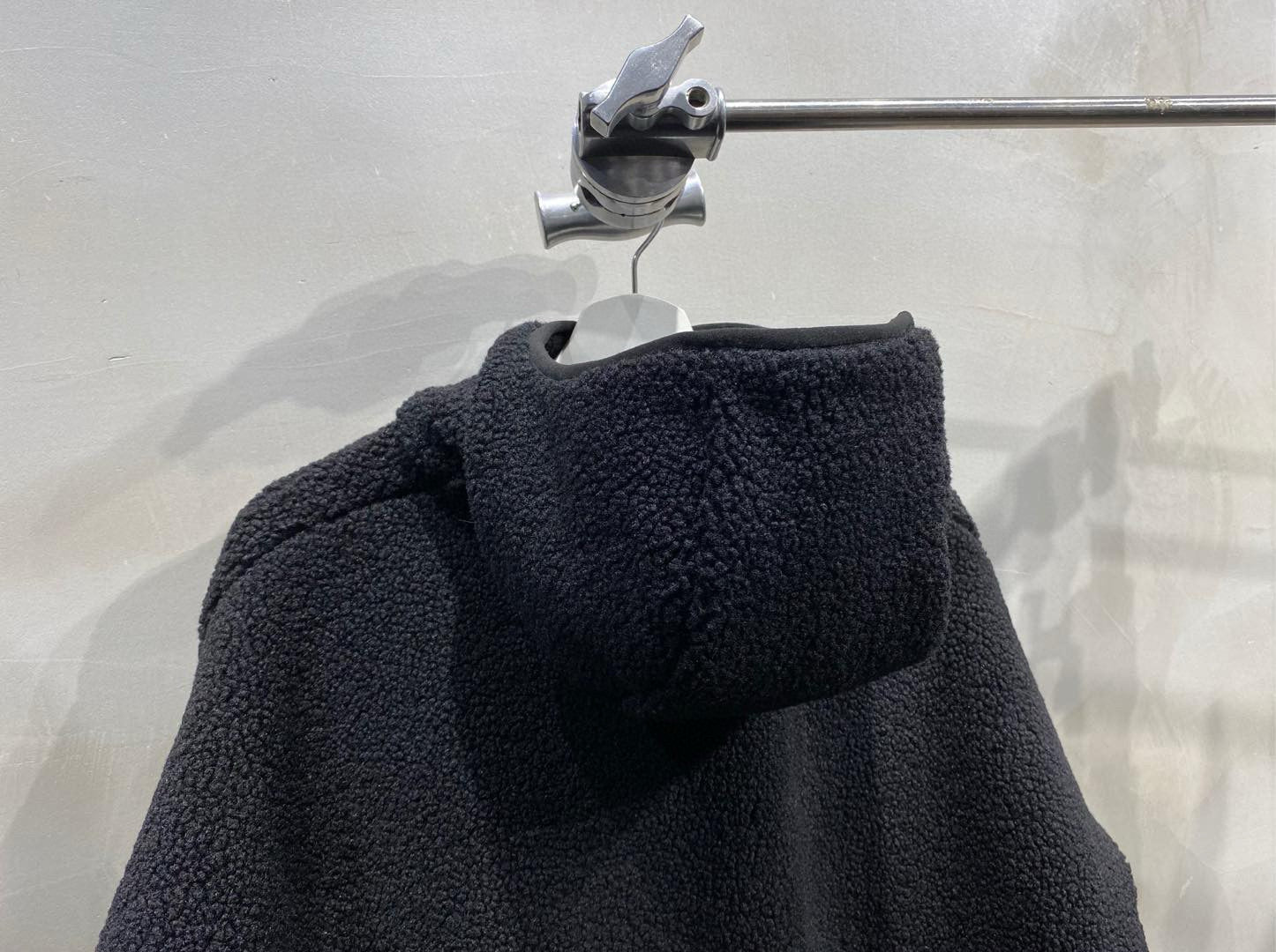 Schwarzer Hoodie