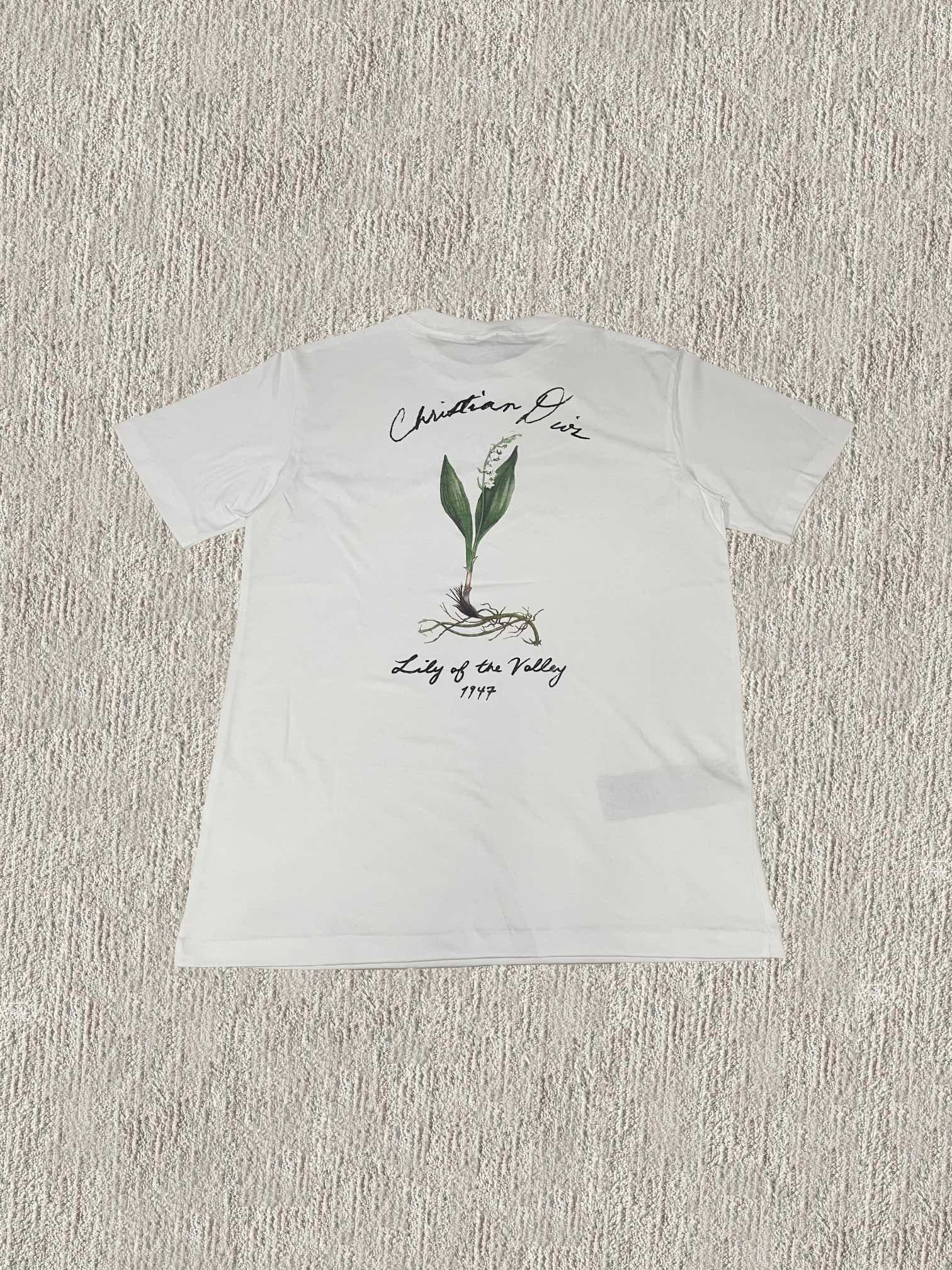 Black and White T-shirt - FashionHype.xyz