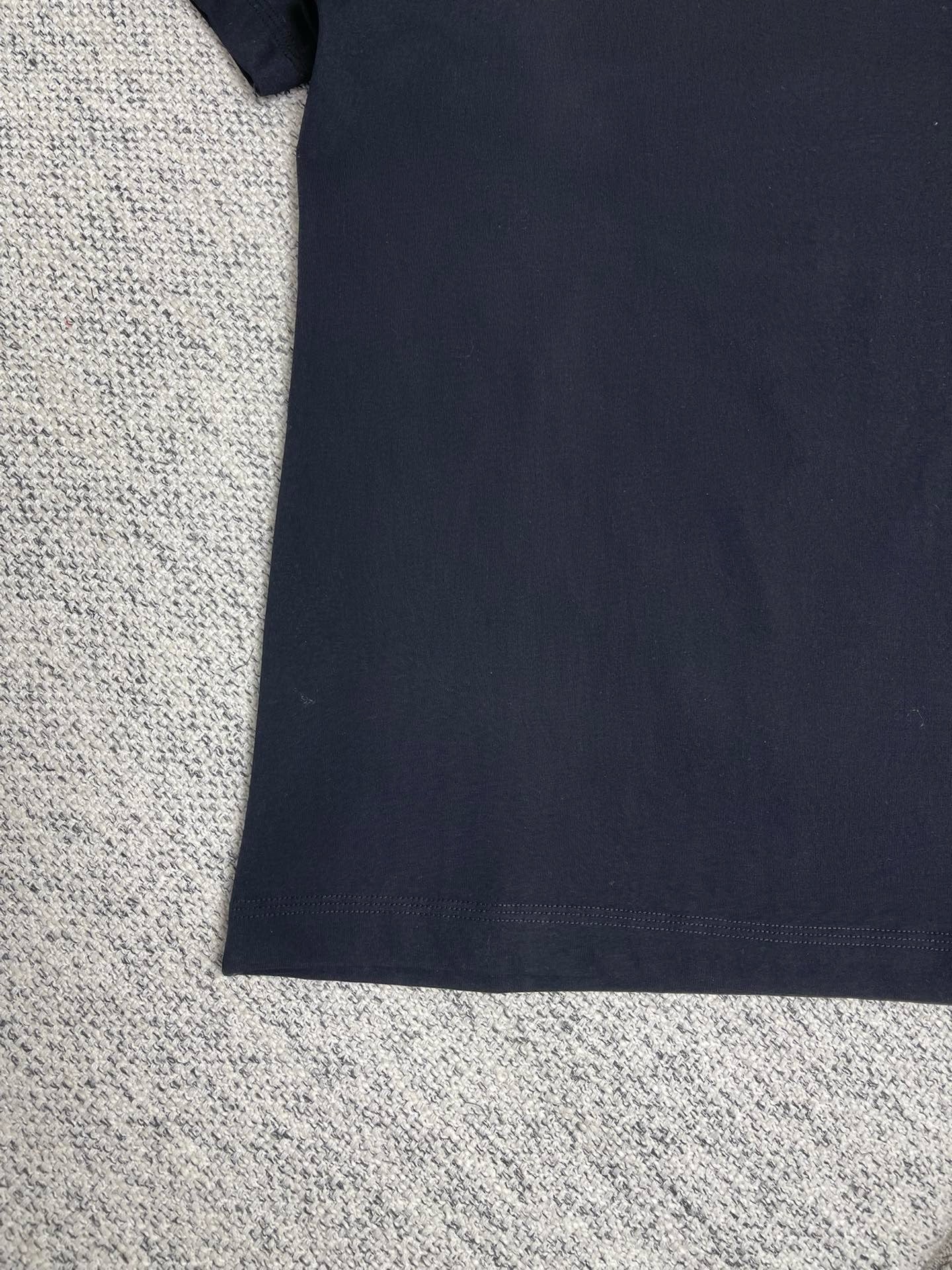 Mehrfarbiges T-Shirt