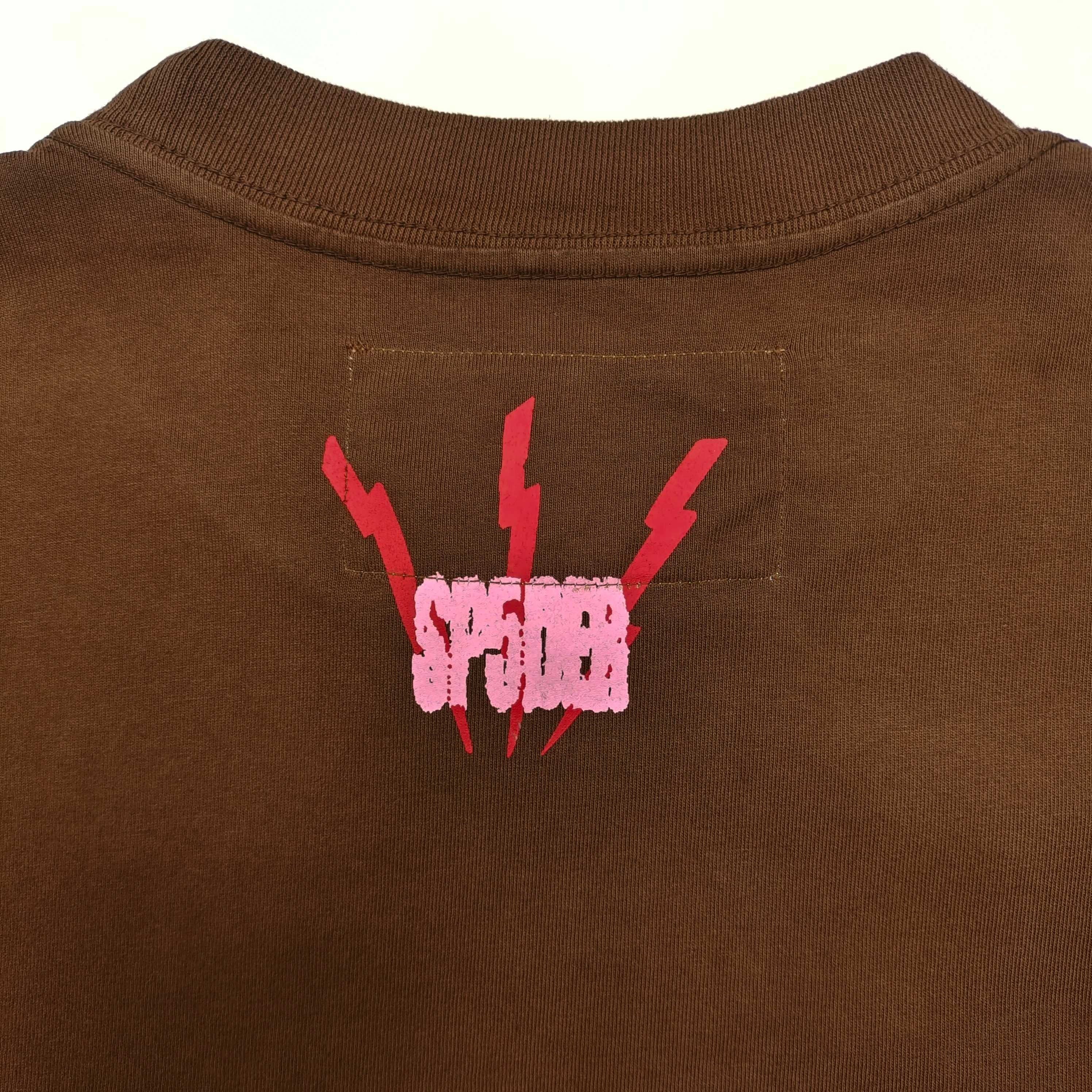 Braunes T-Shirt