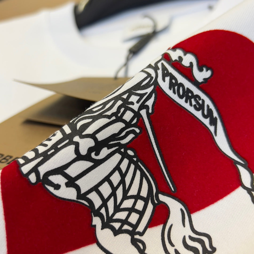 تي شيرت أبيض