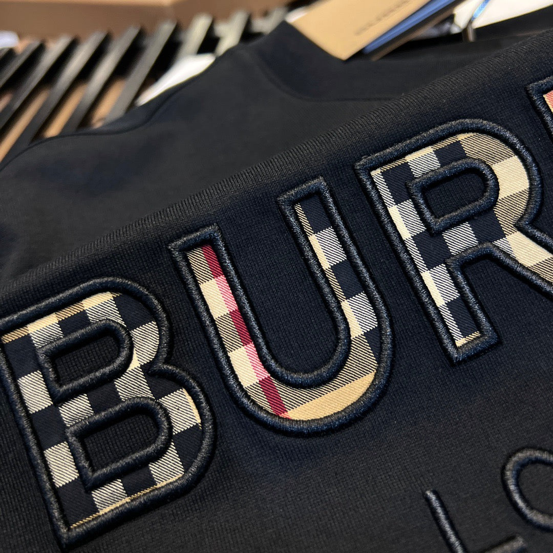 Black and White T-shirt - FashionHype.xyz