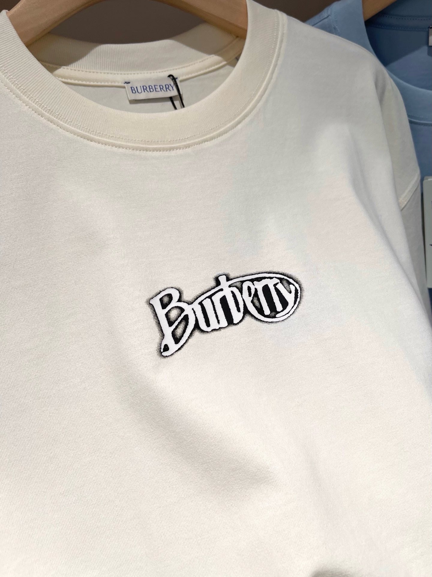 Mehrfarbiges T-Shirt