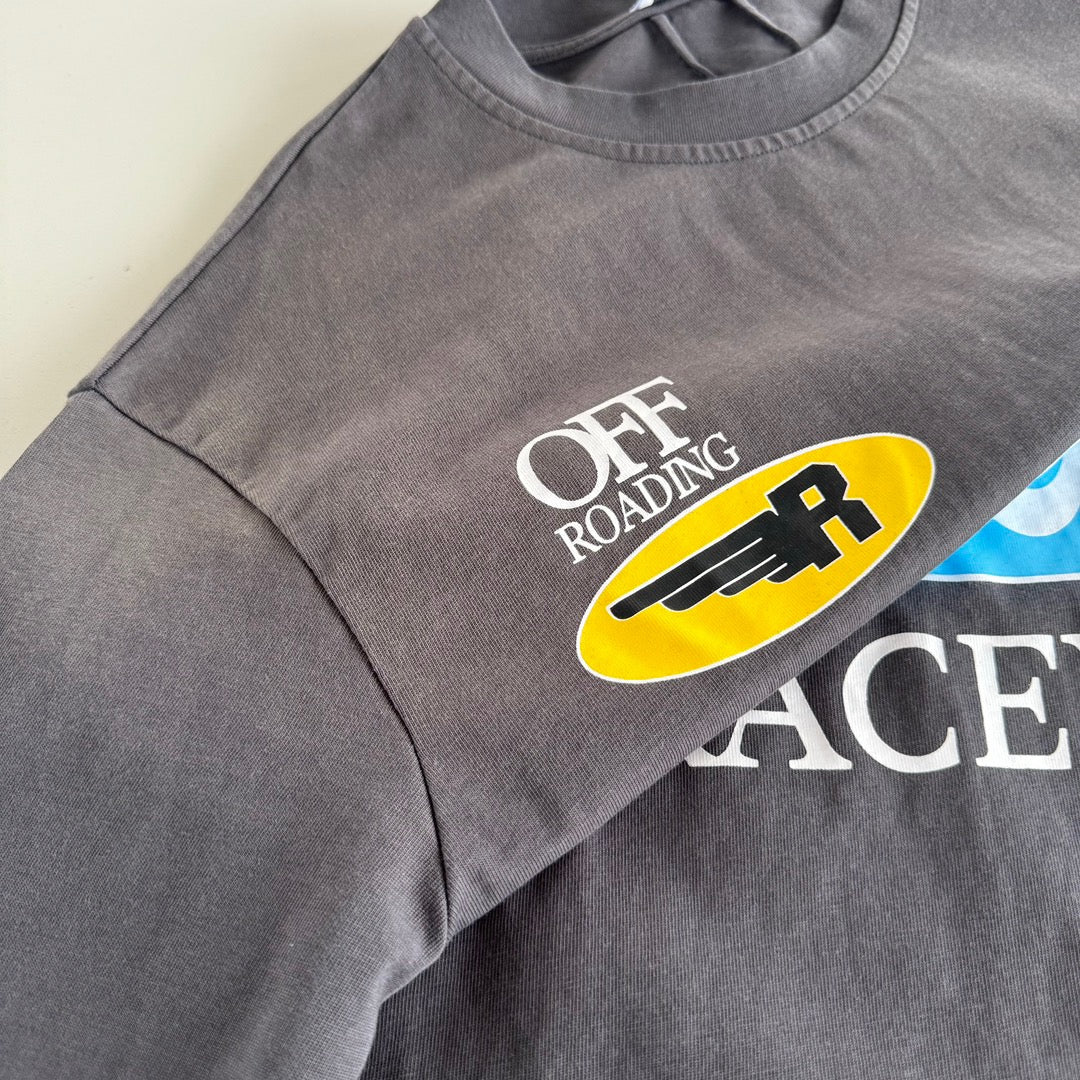 Schwarz-weißes T-Shirt