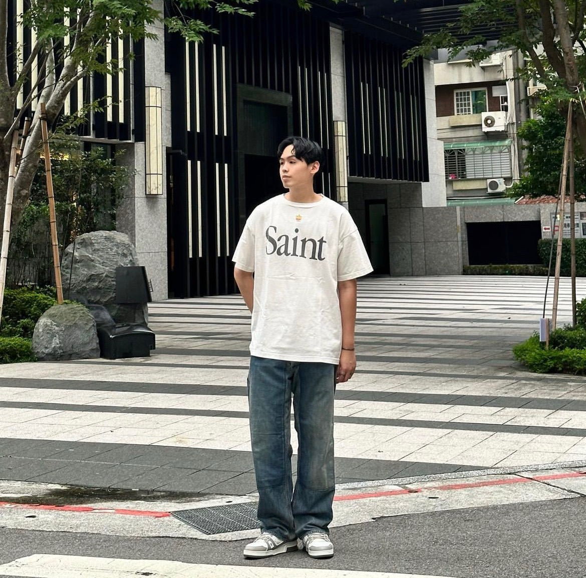 White T-shirt - FashionHype.xyz
