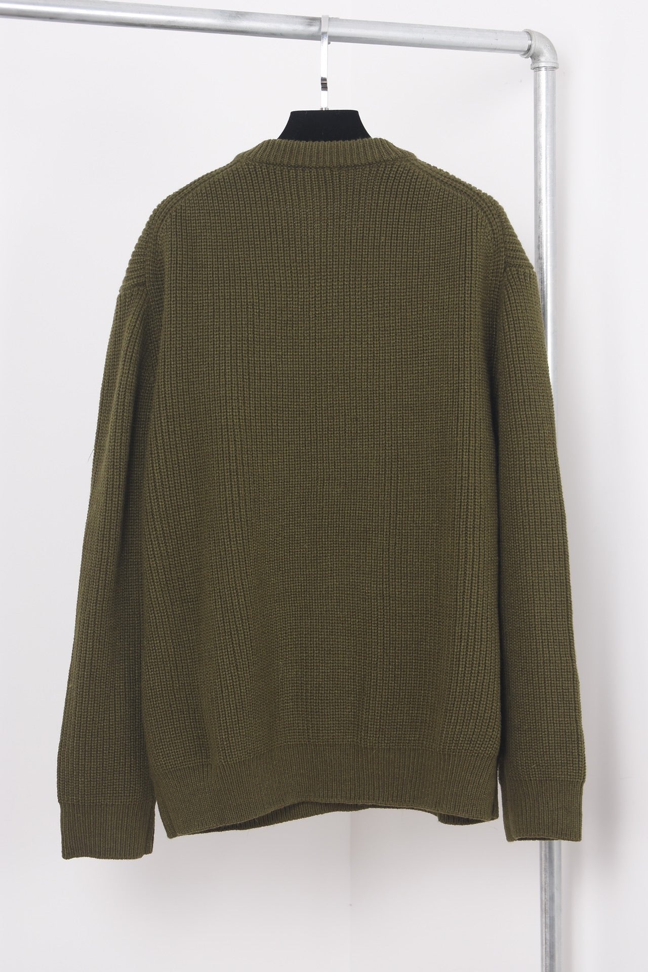Schwarzer und khakifarbener Jersey