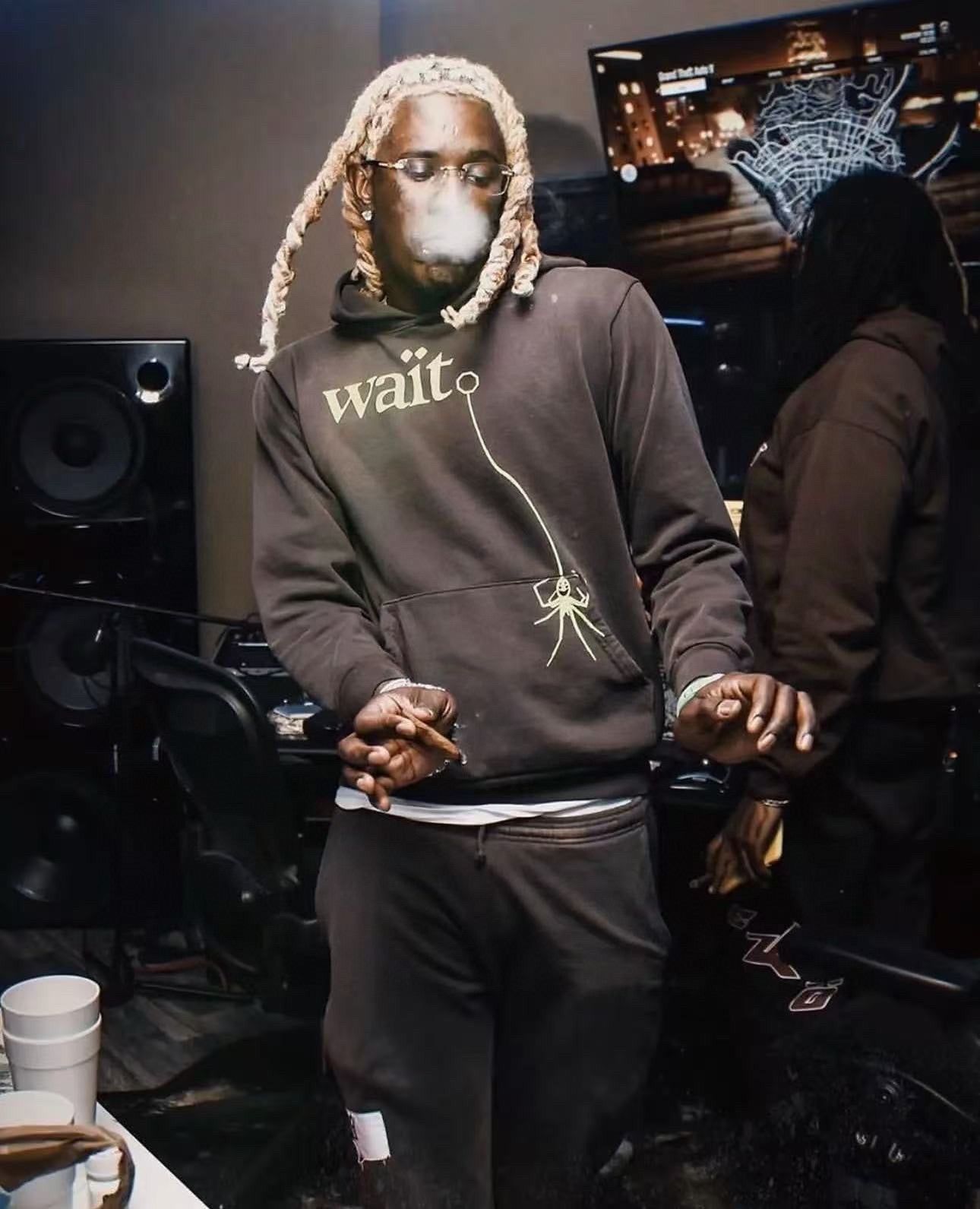 Black Hoodie - FashionHype.xyz