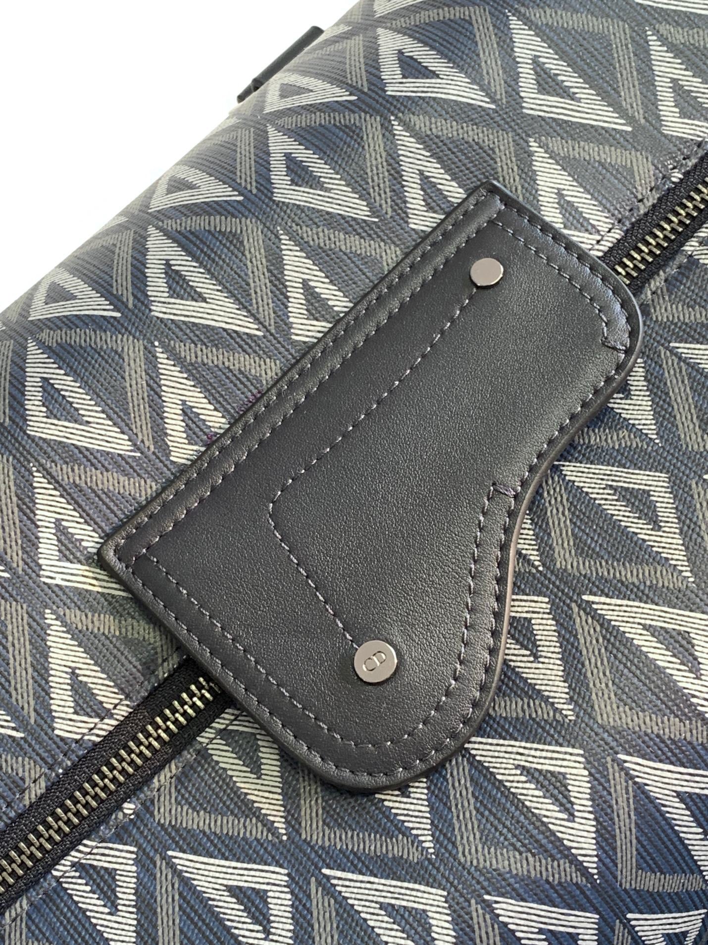 Dunkelblaue Tasche