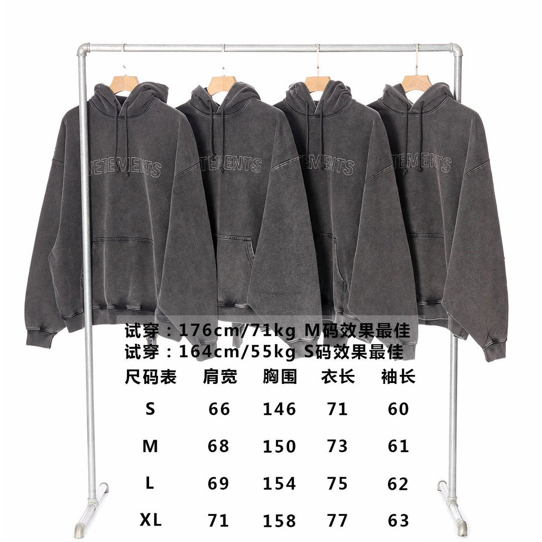 Schwarzer Hoodie